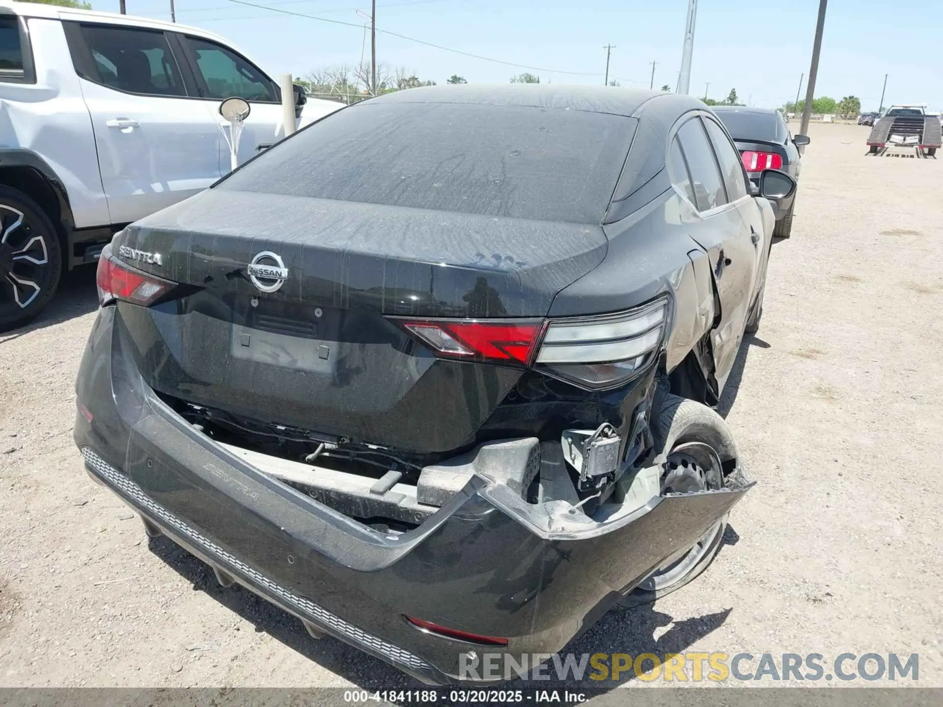 4 Photograph of a damaged car 3N1AB8BV5NY215024 NISSAN SENTRA 2022