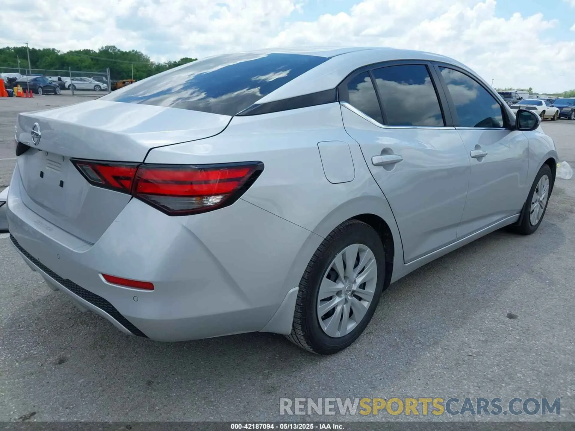 4 Photograph of a damaged car 3N1AB8BV5NY229683 NISSAN SENTRA 2022