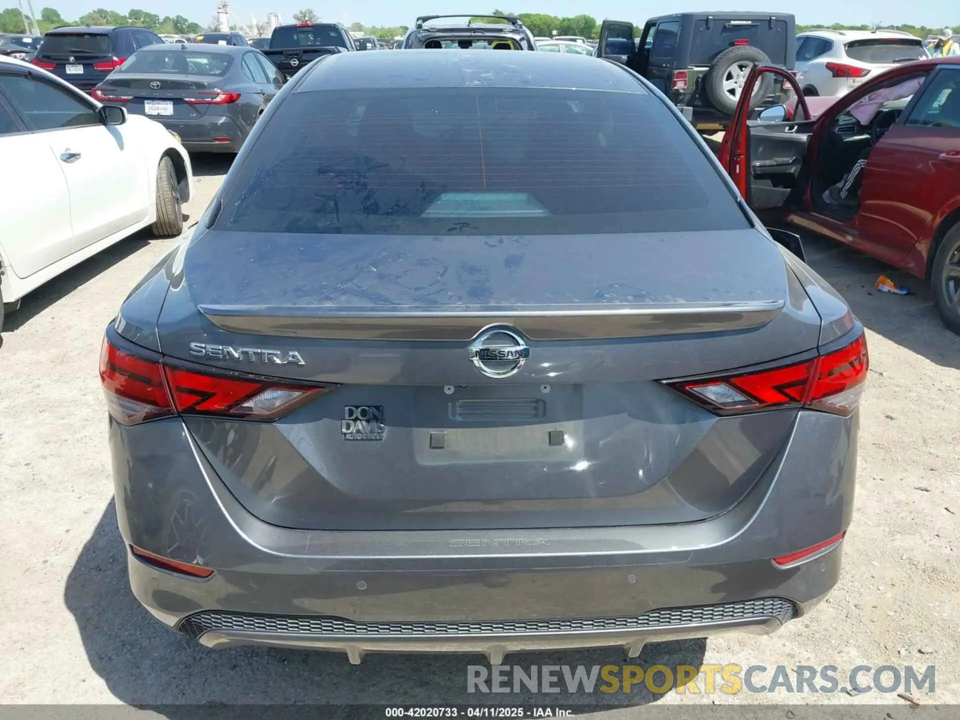 16 Photograph of a damaged car 3N1AB8BV8NY260166 NISSAN SENTRA 2022