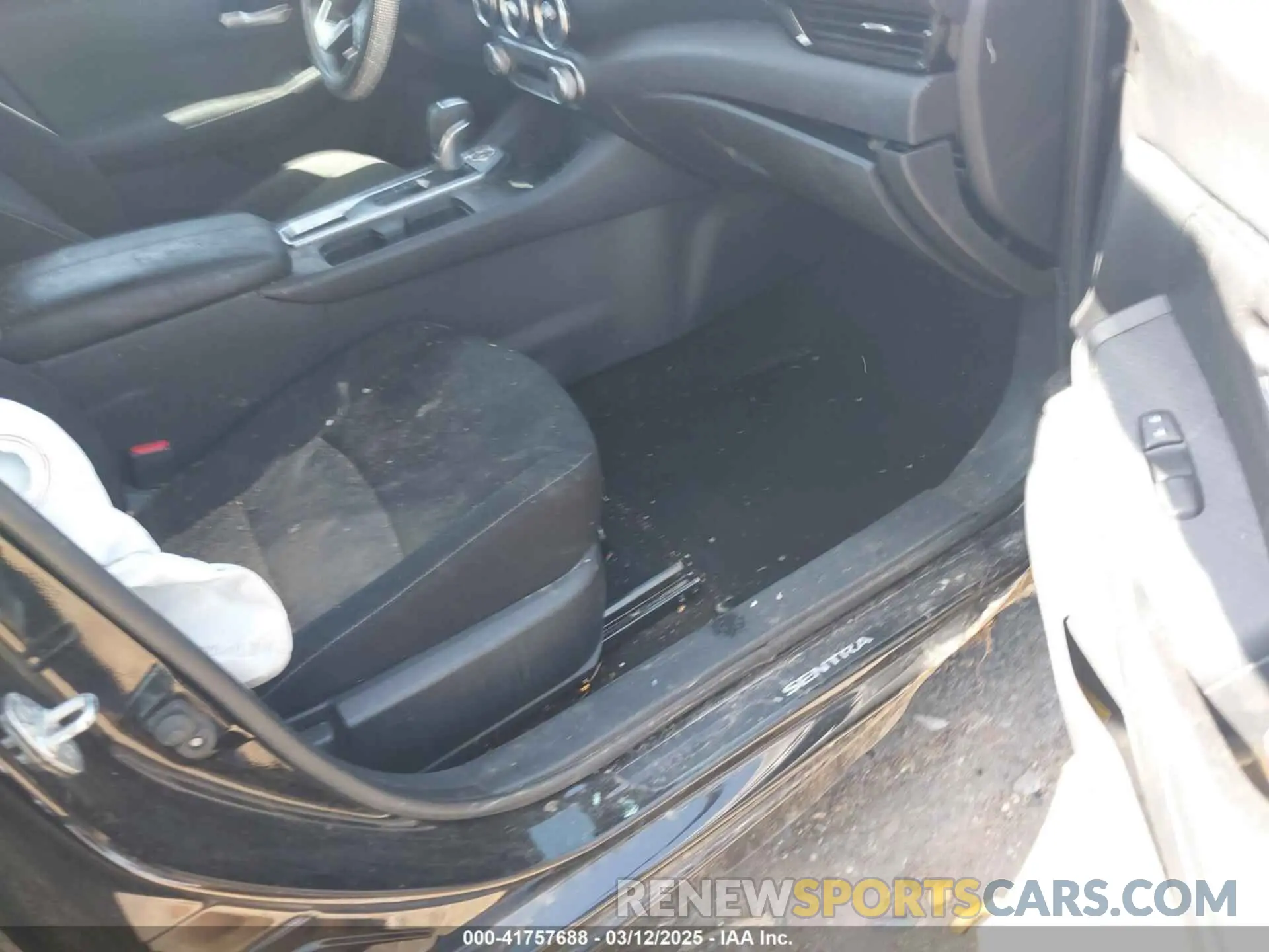 5 Photograph of a damaged car 3N1AB8CV0NY258331 NISSAN SENTRA 2022