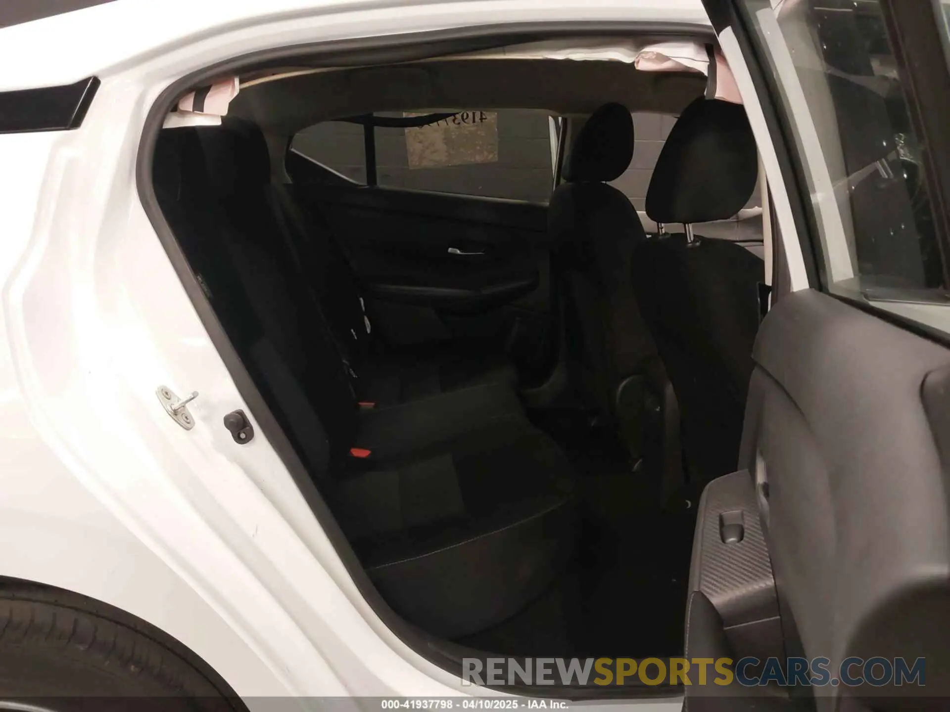 8 Photograph of a damaged car 3N1AB8CV3NY268481 NISSAN SENTRA 2022