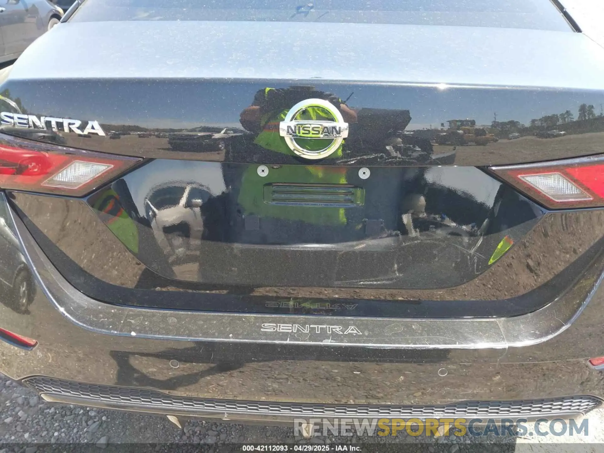 16 Photograph of a damaged car 3N1AB8CV5NY287226 NISSAN SENTRA 2022