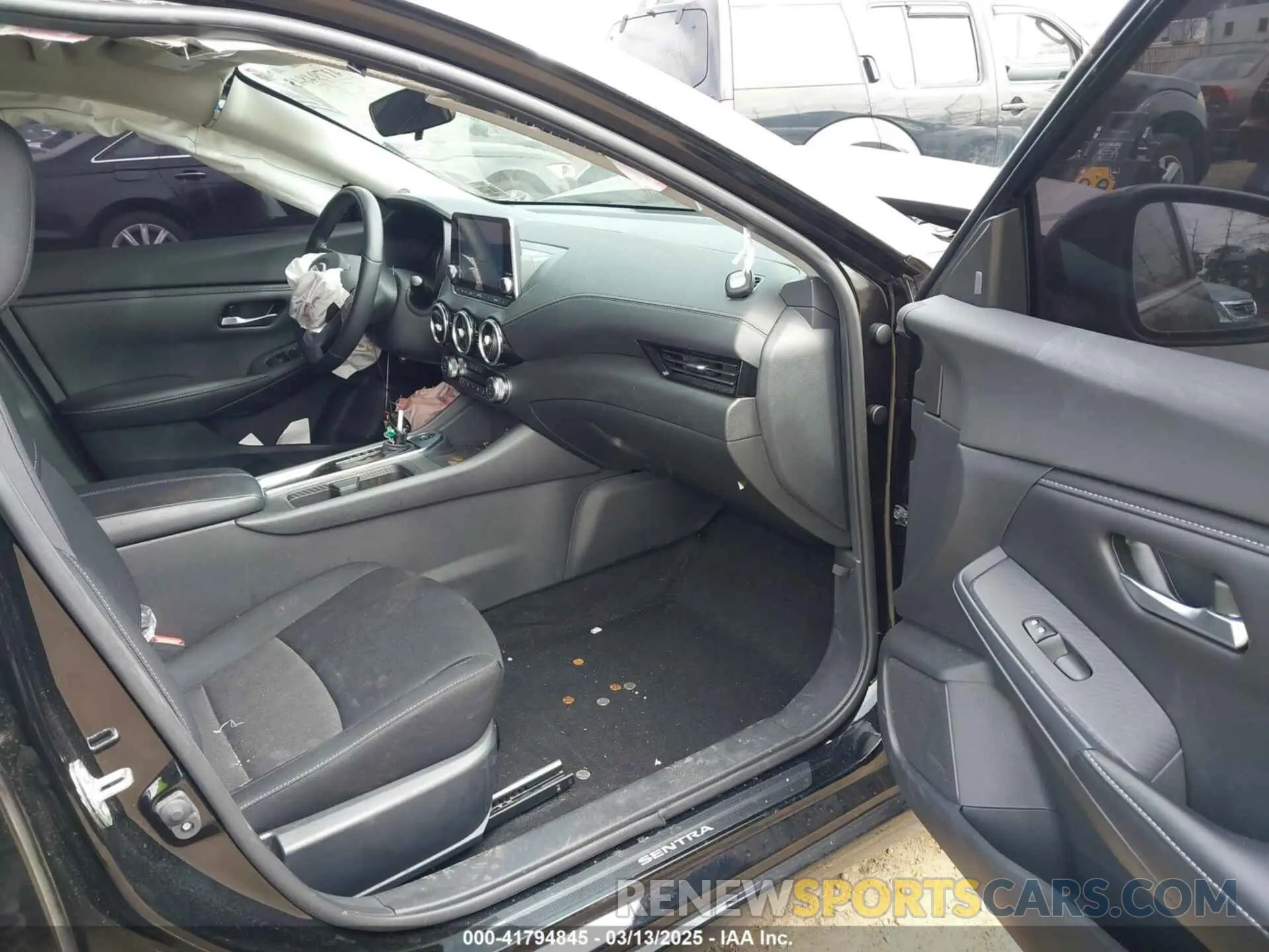 5 Photograph of a damaged car 3N1AB8CV6NY317771 NISSAN SENTRA 2022