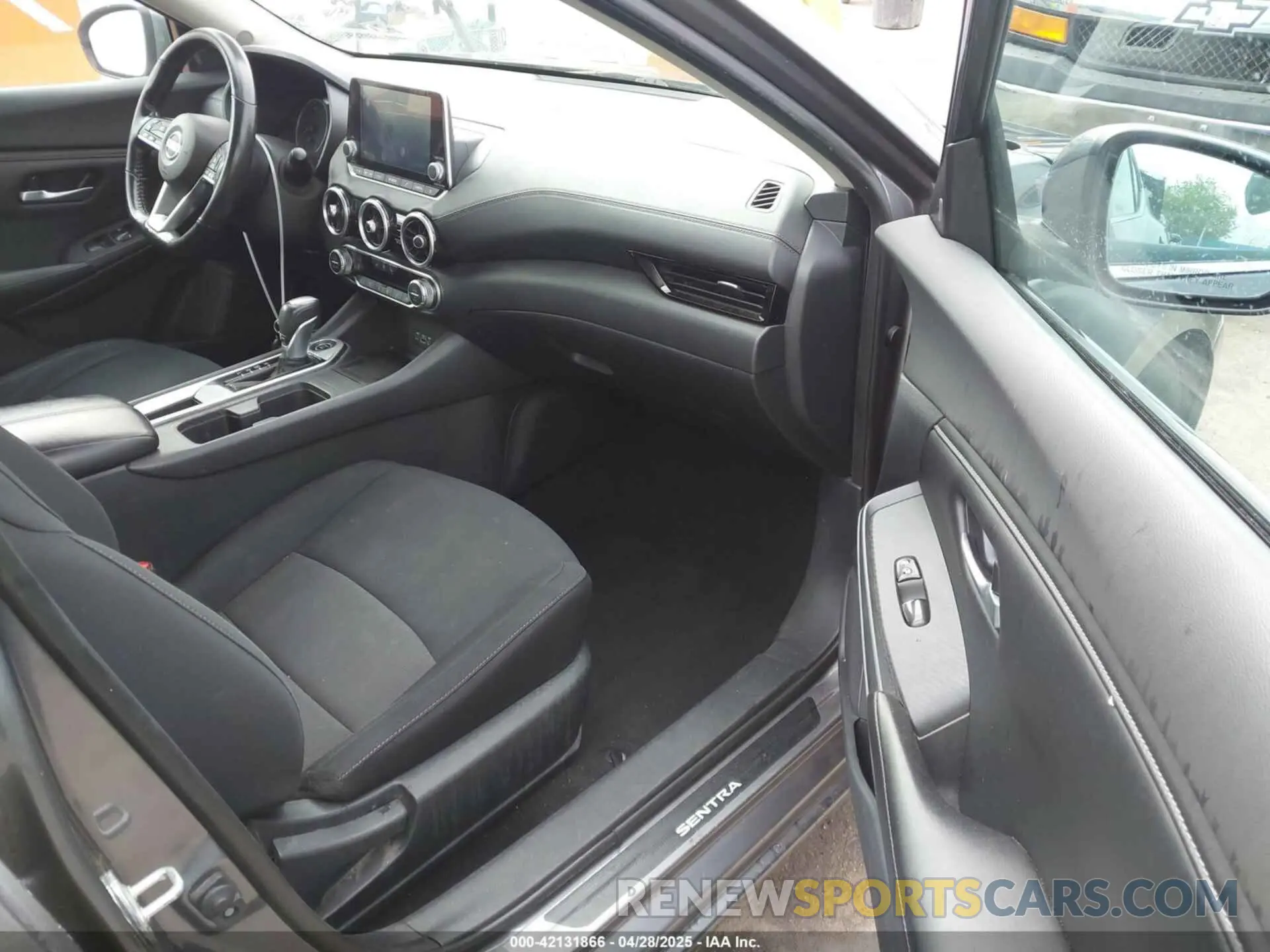 5 Photograph of a damaged car 3N1AB8CV9NY211458 NISSAN SENTRA 2022
