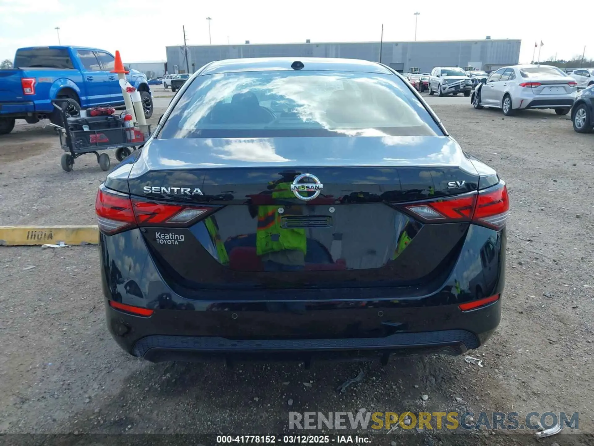 17 Фотография поврежденного автомобиля 3N1AB8CV1PY311461 NISSAN SENTRA 2023