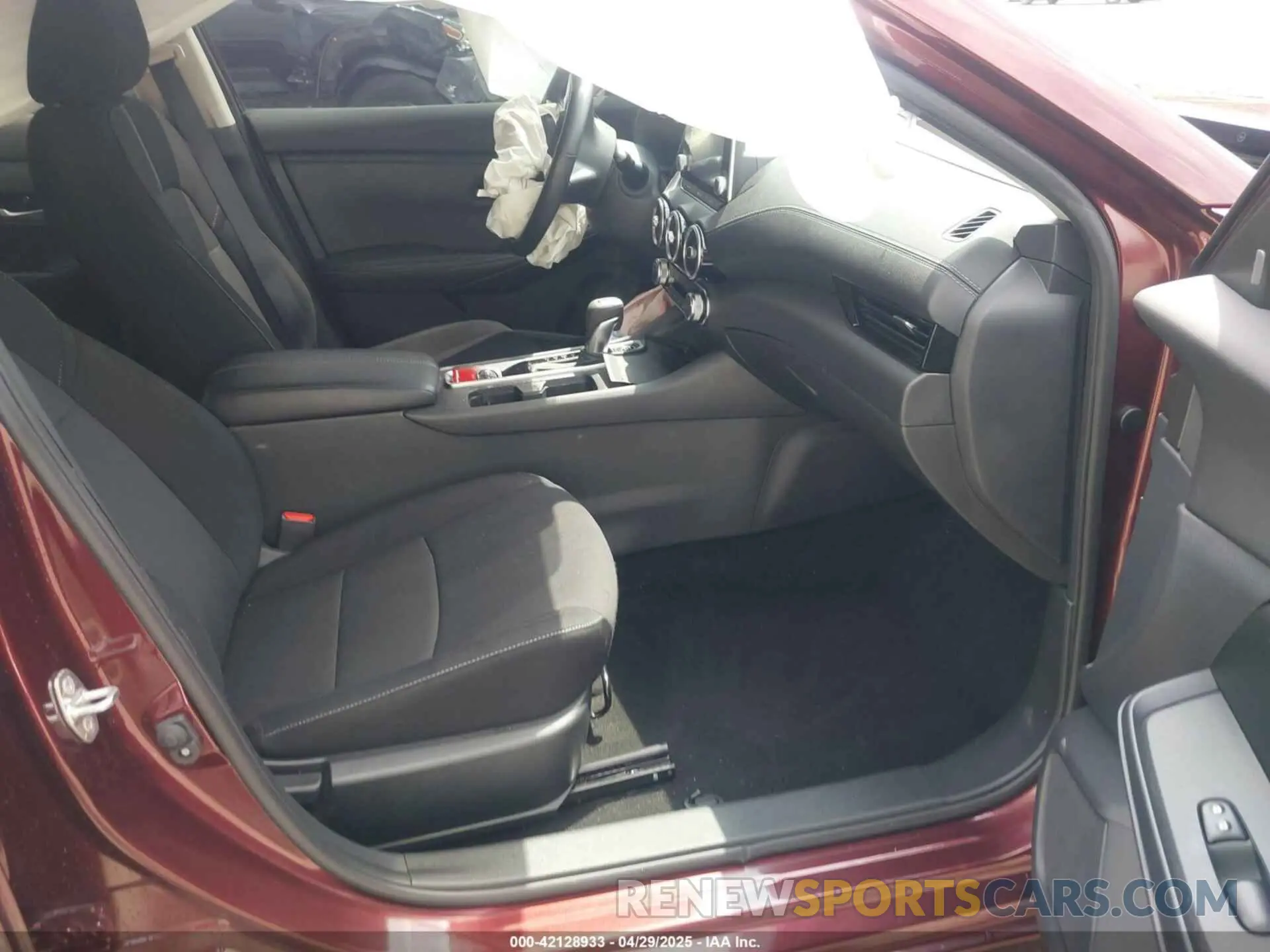 5 Фотография поврежденного автомобиля 3N1AB8CV3PY247245 NISSAN SENTRA 2023