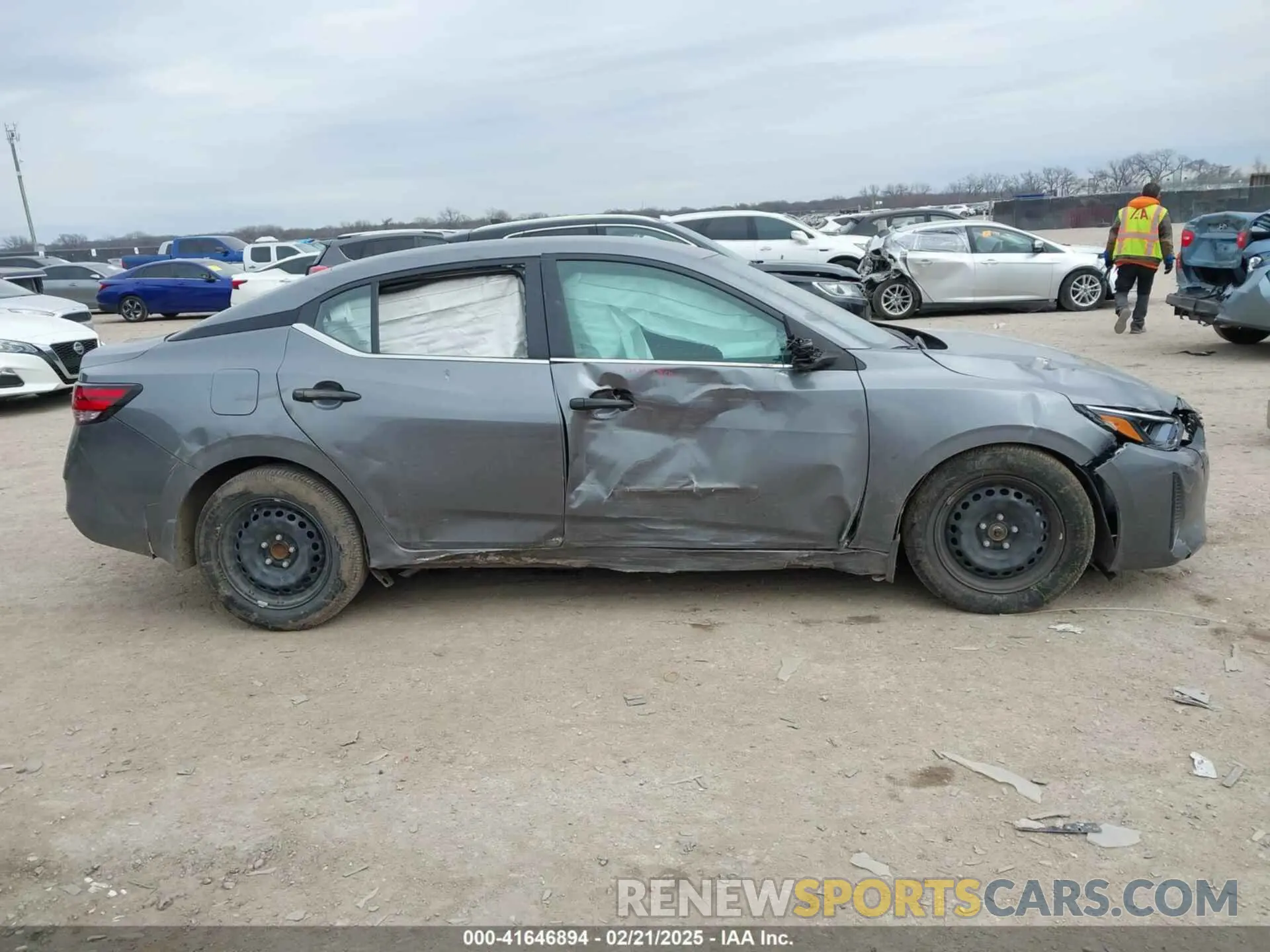 13 Фотография поврежденного автомобиля 3N1AB8BV2RY326104 NISSAN SENTRA 2024