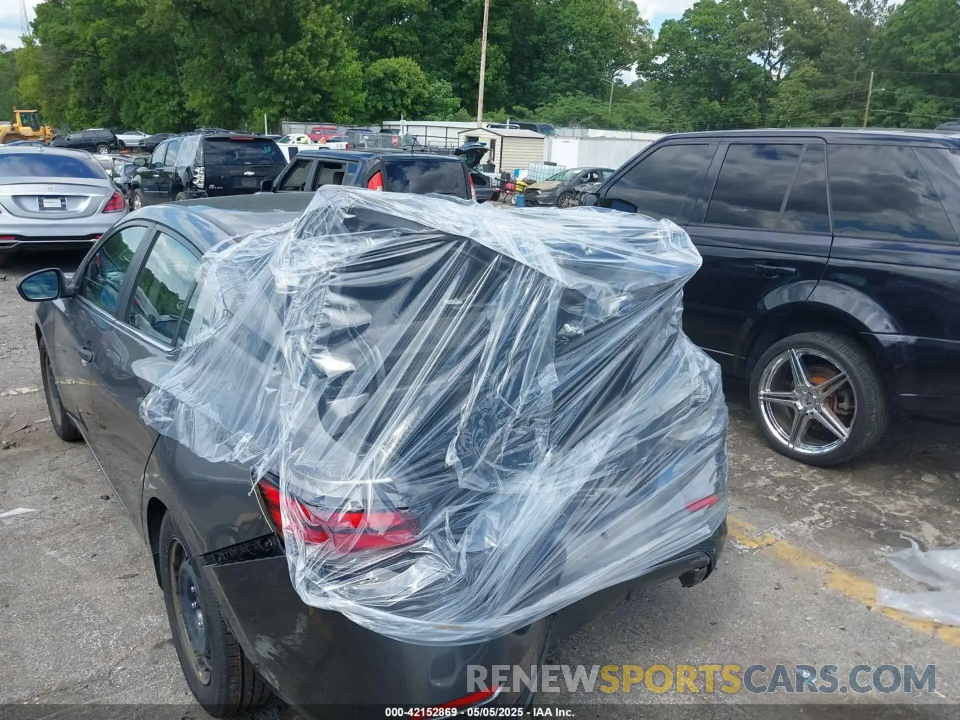 19 Photograph of a damaged car 3N1AB8BVXRY271241 NISSAN SENTRA 2024