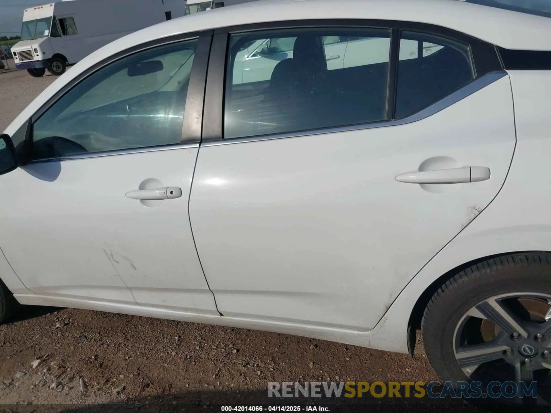 14 Фотография поврежденного автомобиля 3N1AB8CV0RY292369 NISSAN SENTRA 2024