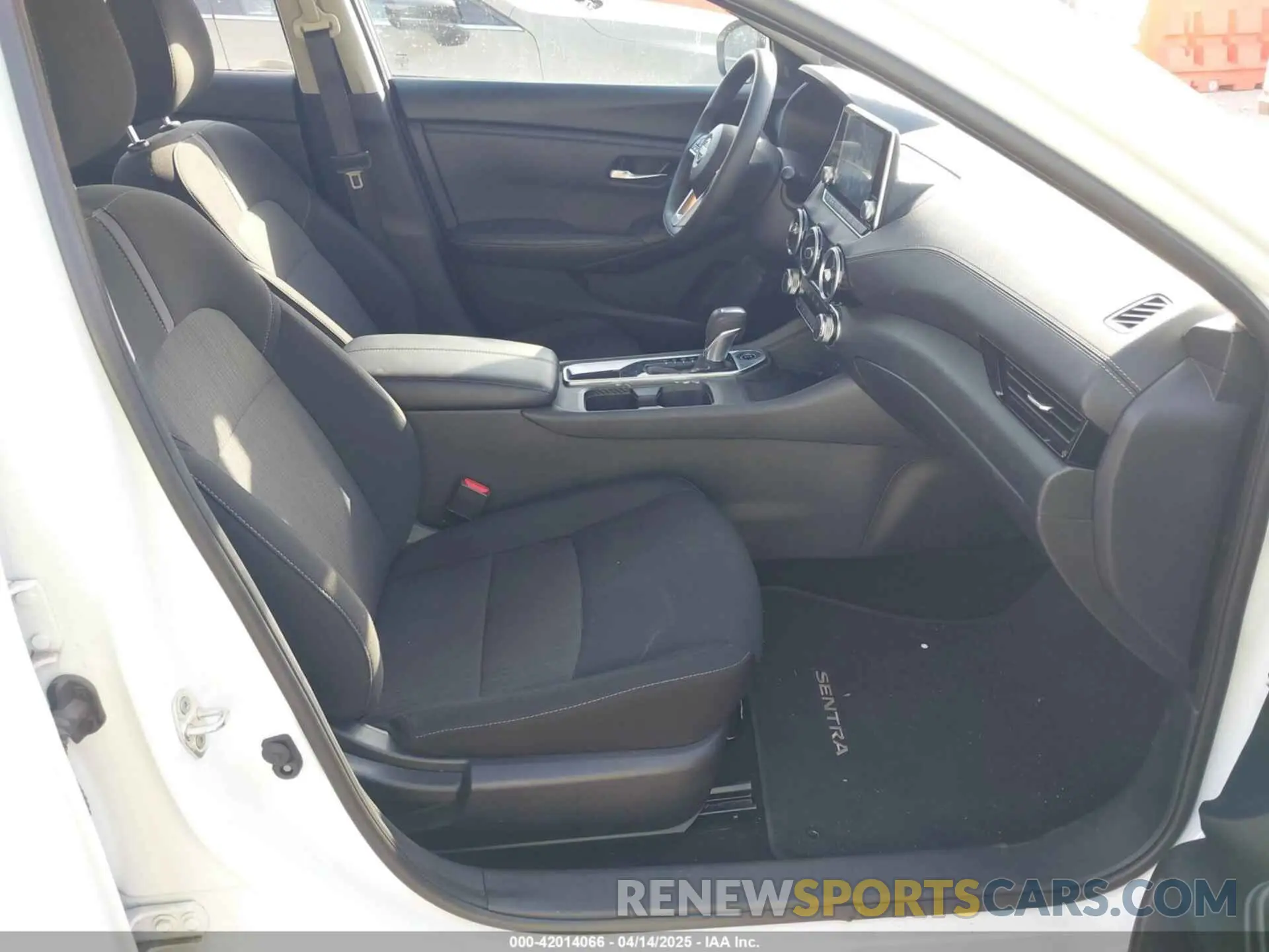5 Фотография поврежденного автомобиля 3N1AB8CV0RY292369 NISSAN SENTRA 2024