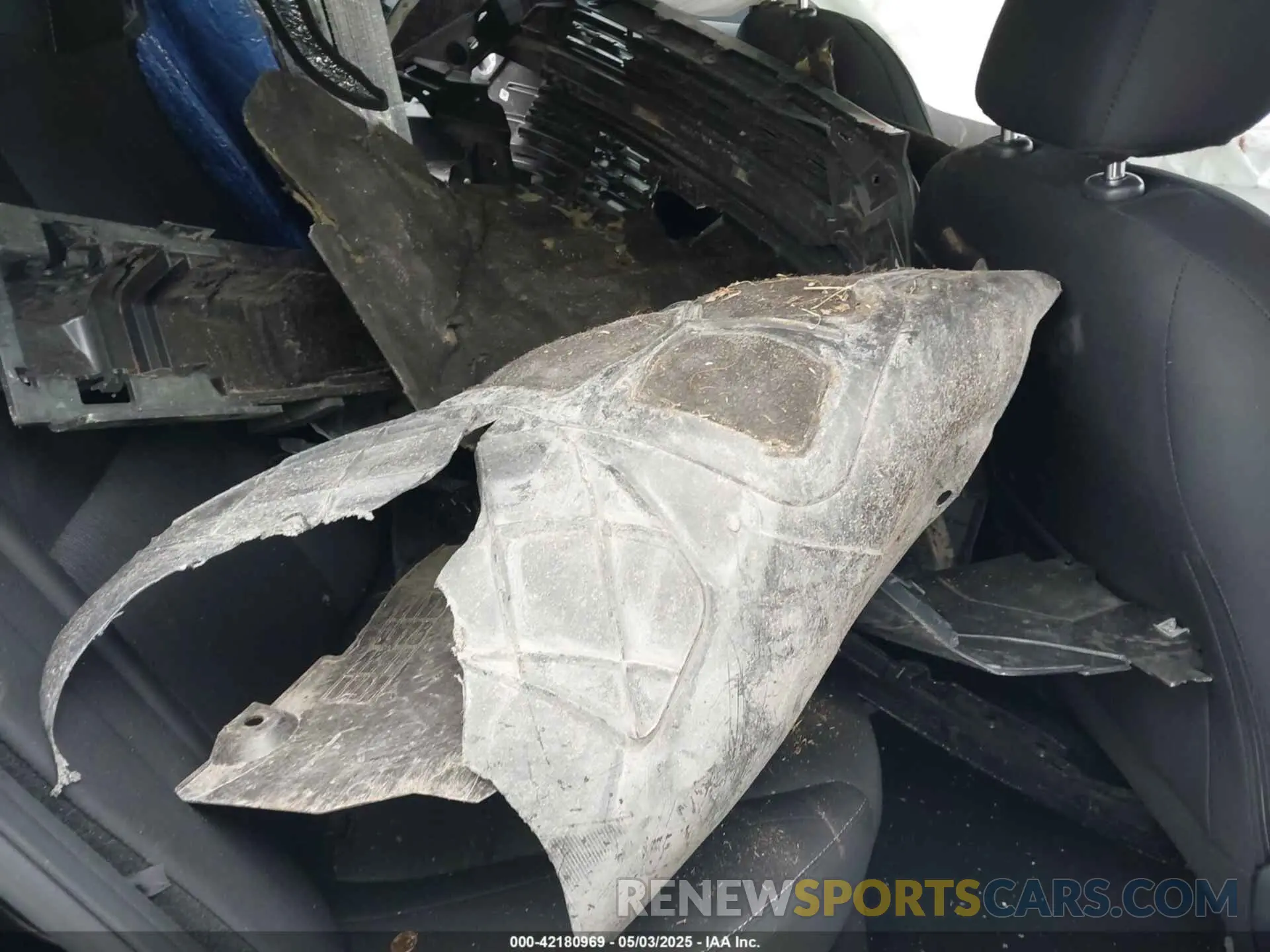 8 Photograph of a damaged car 3N1AB8CV0RY370729 NISSAN SENTRA 2024