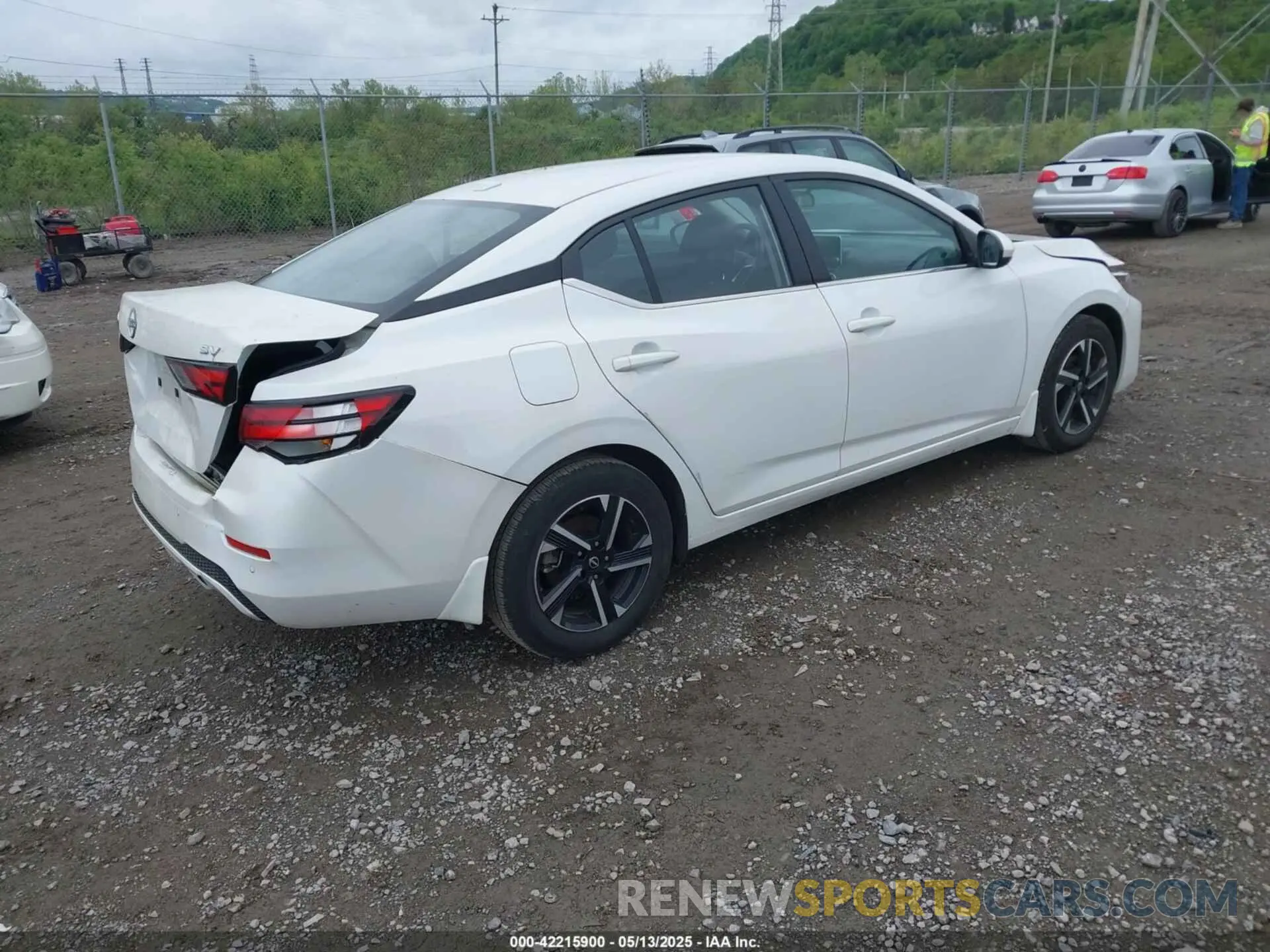 4 Фотография поврежденного автомобиля 3N1AB8CV1RY221651 NISSAN SENTRA 2024