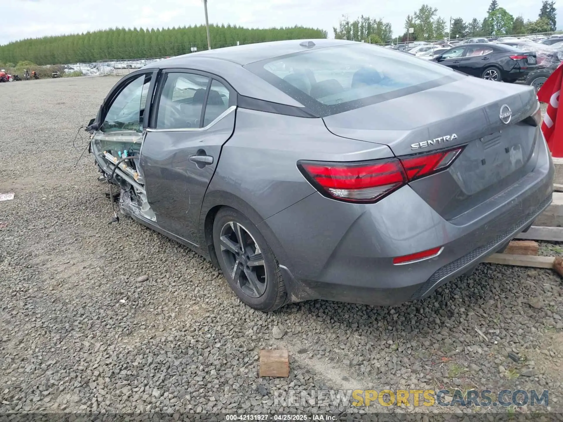 3 Фотография поврежденного автомобиля 3N1AB8CV3RY204396 NISSAN SENTRA 2024
