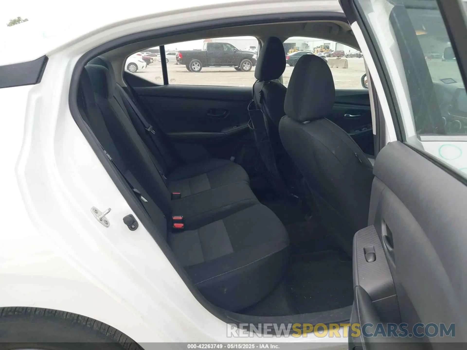8 Фотография поврежденного автомобиля 3N1AB8CV3RY225314 NISSAN SENTRA 2024
