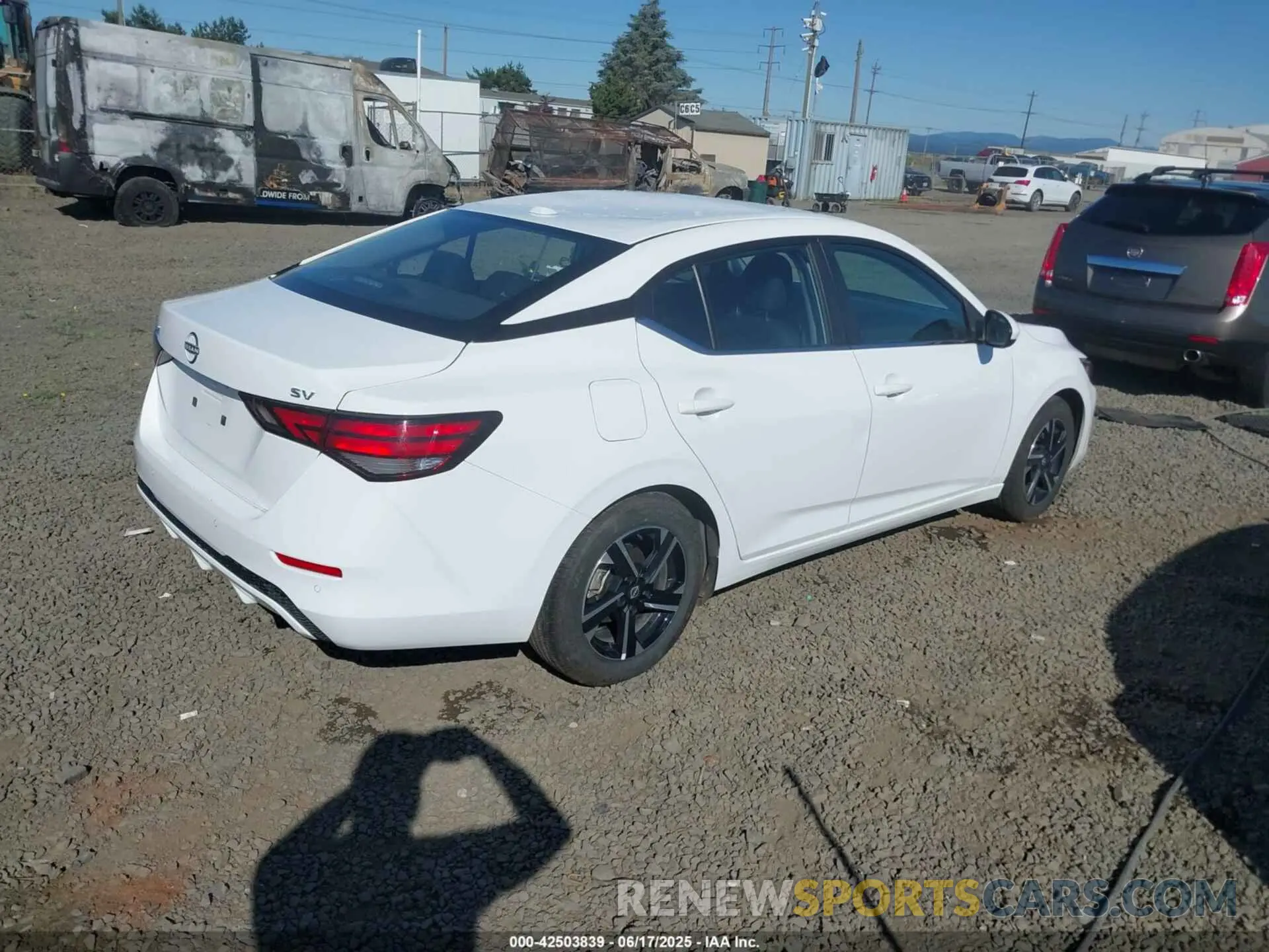 4 Фотография поврежденного автомобиля 3N1AB8CV3RY351009 NISSAN SENTRA 2024