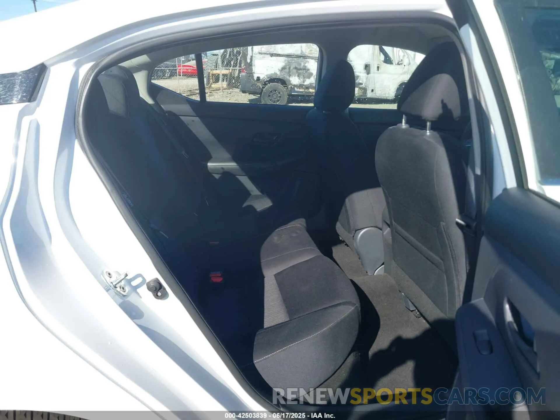 8 Фотография поврежденного автомобиля 3N1AB8CV3RY351009 NISSAN SENTRA 2024