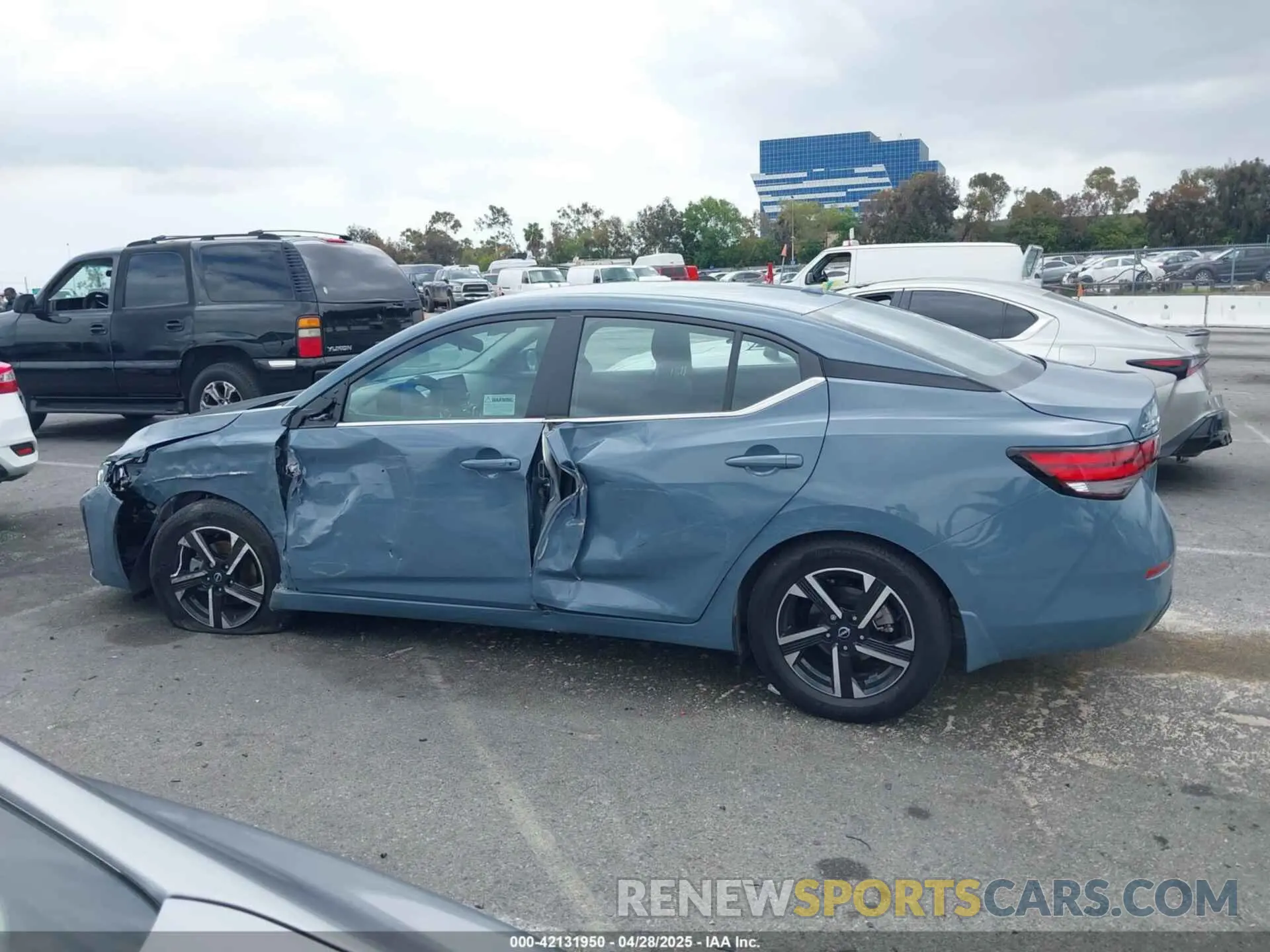 15 Photograph of a damaged car 3N1AB8CV4RY260119 NISSAN SENTRA 2024