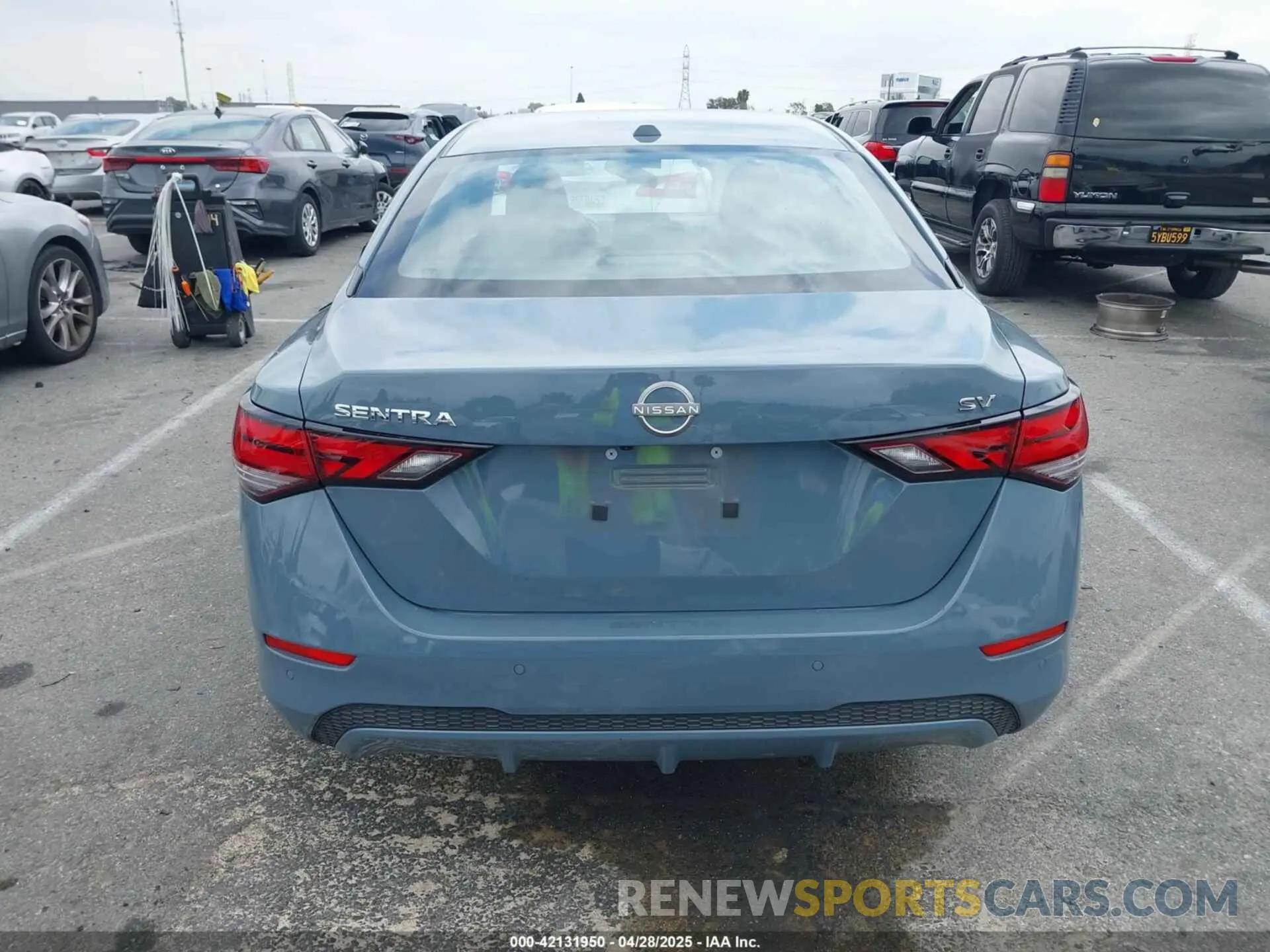 17 Photograph of a damaged car 3N1AB8CV4RY260119 NISSAN SENTRA 2024