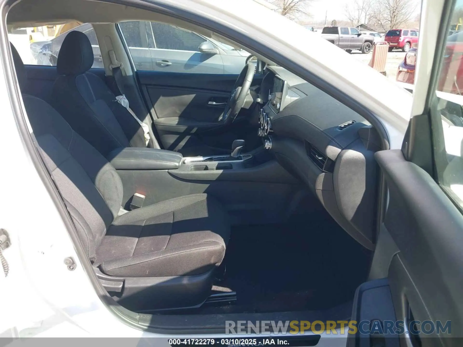 5 Фотография поврежденного автомобиля 3N1AB8CV5RY217067 NISSAN SENTRA 2024