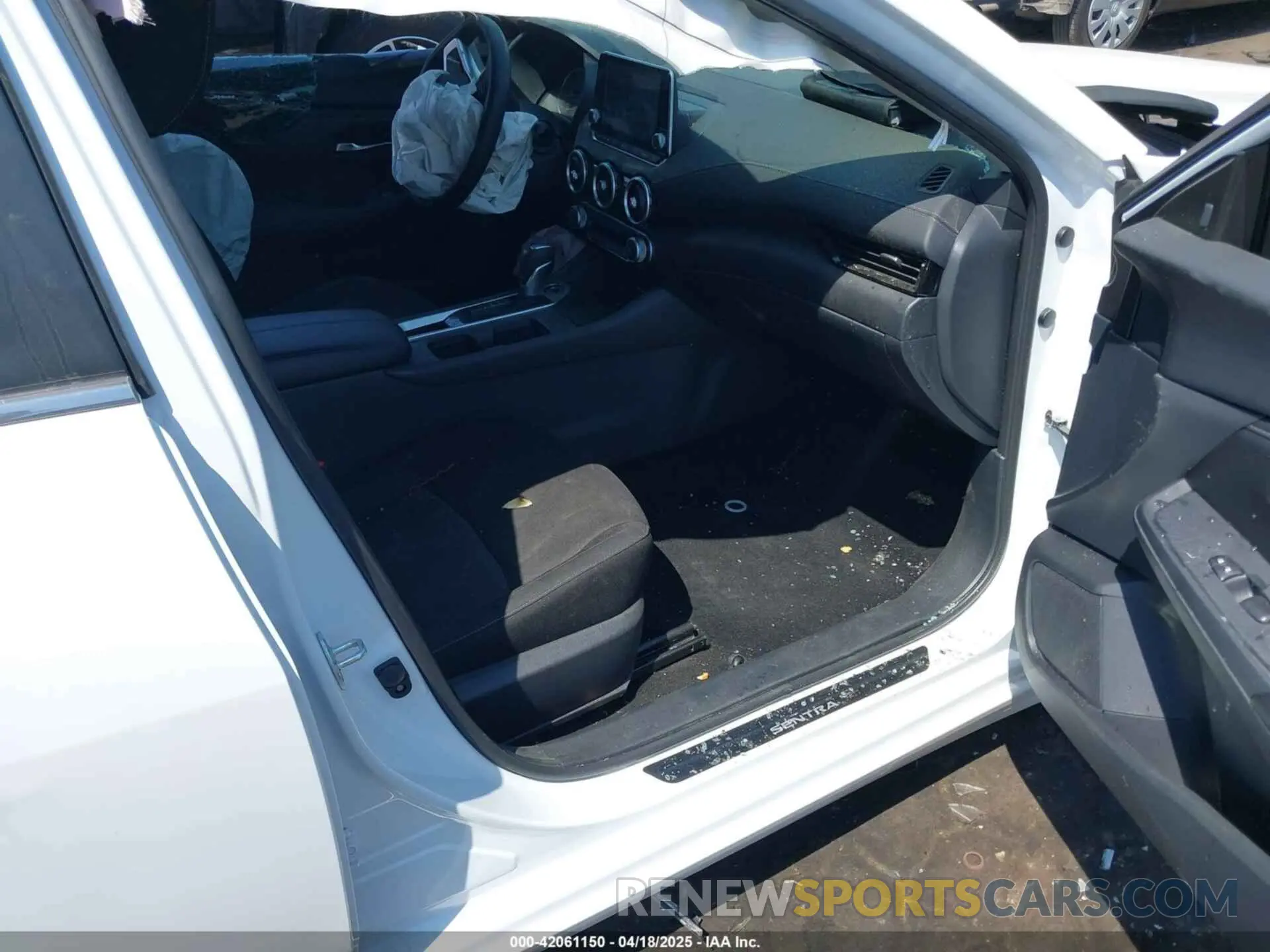 5 Photograph of a damaged car 3N1AB8CV6RY384182 NISSAN SENTRA 2024