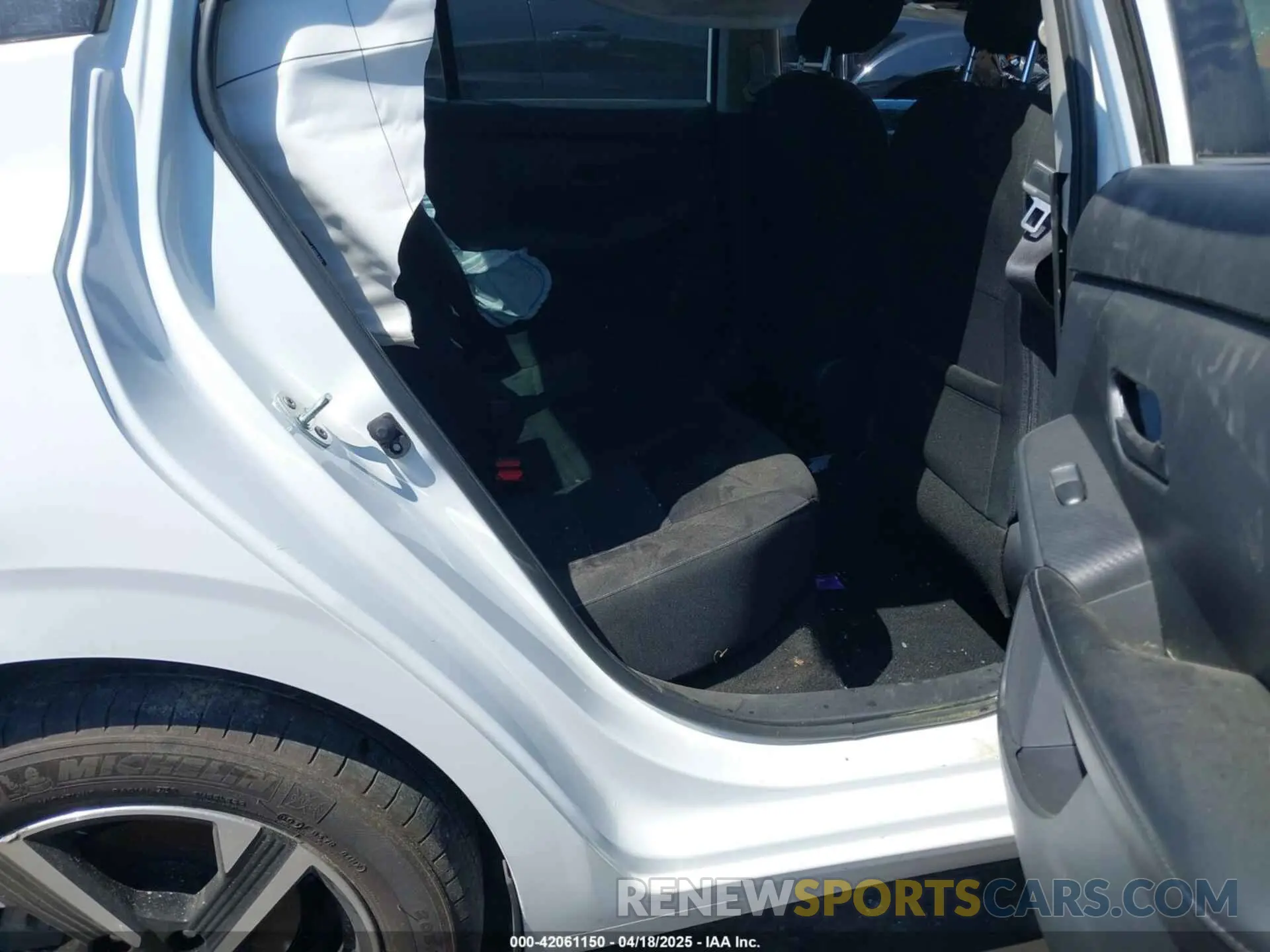 8 Photograph of a damaged car 3N1AB8CV6RY384182 NISSAN SENTRA 2024