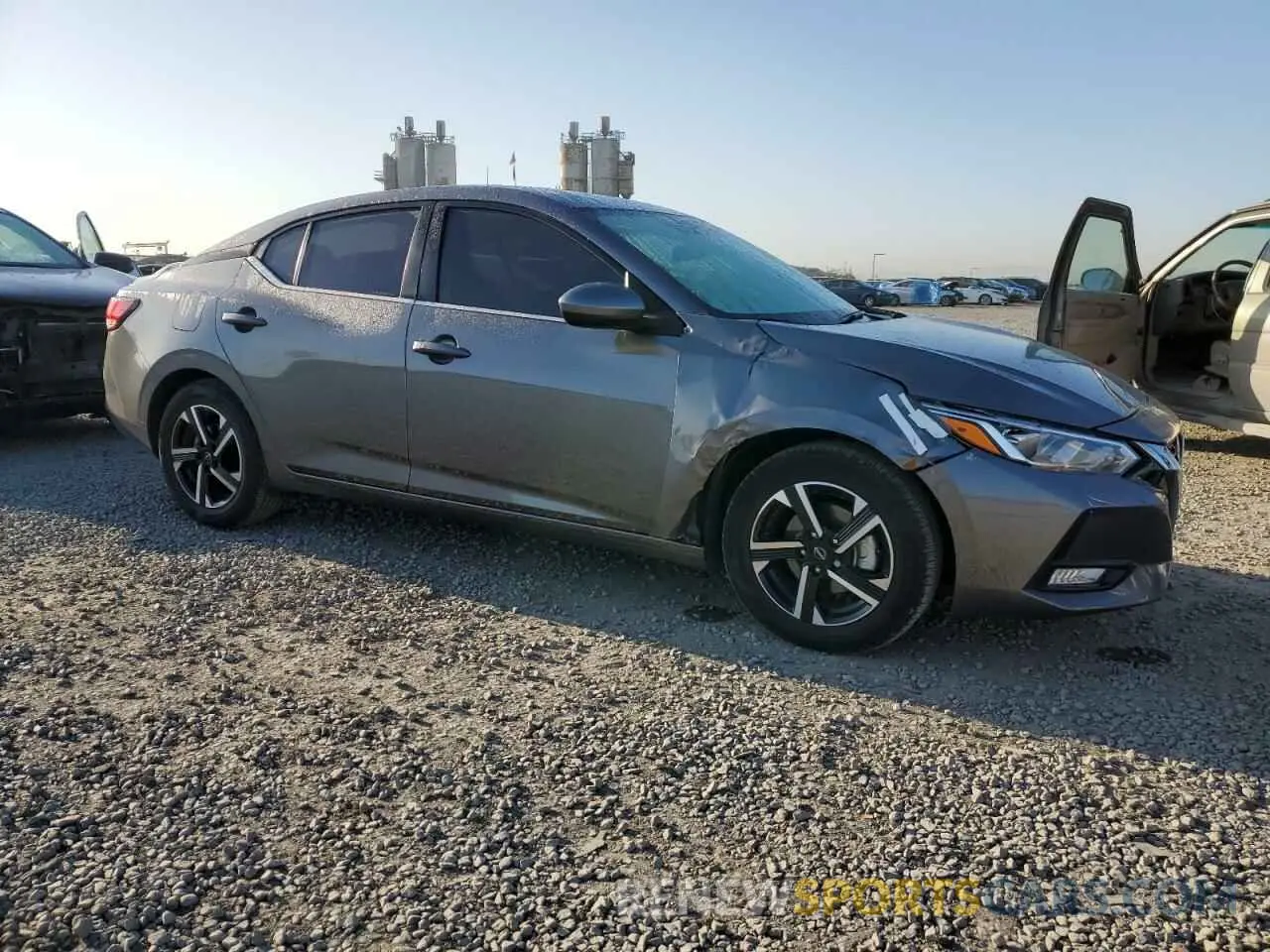 4 Фотография поврежденного автомобиля 3N1AB8CV9RY220568 NISSAN SENTRA 2024