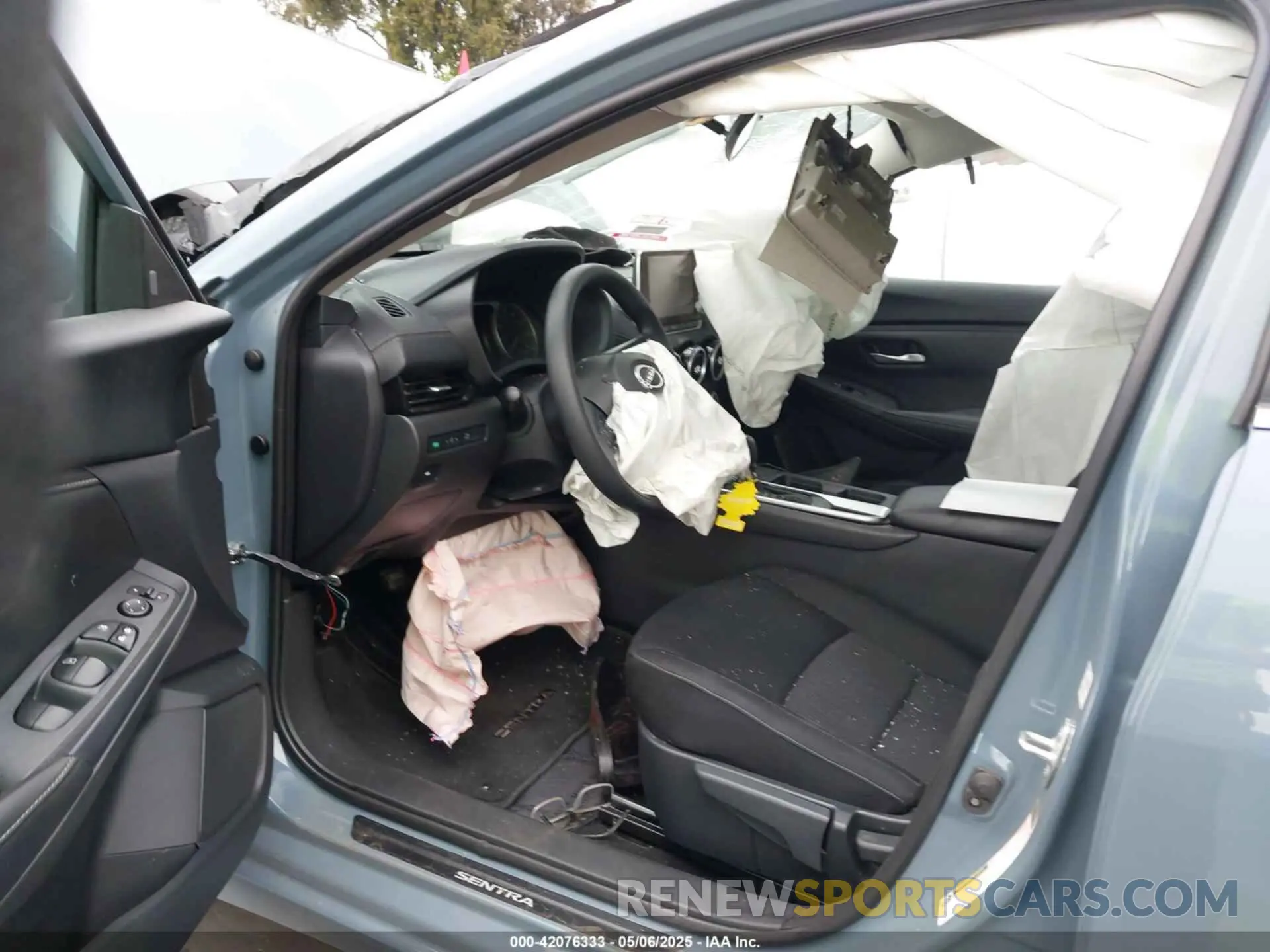 18 Photograph of a damaged car 3N1AB8CV9RY231909 NISSAN SENTRA 2024