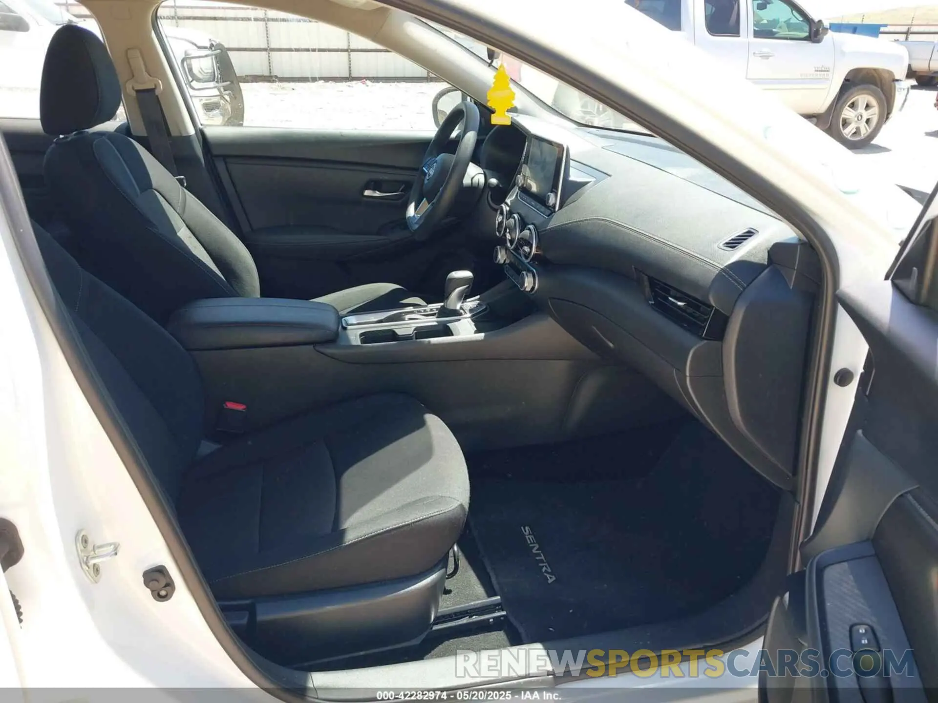 5 Фотография поврежденного автомобиля 3N1AB8CV9RY306494 NISSAN SENTRA 2024