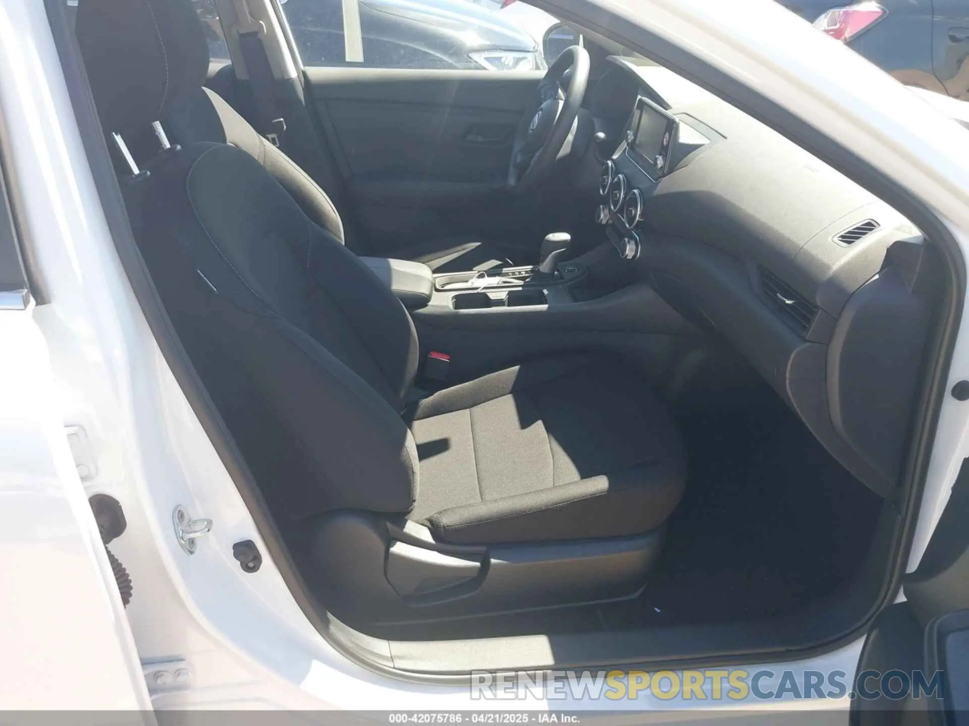 5 Фотография поврежденного автомобиля 3N1AB8BV6SY302071 NISSAN SENTRA 2025