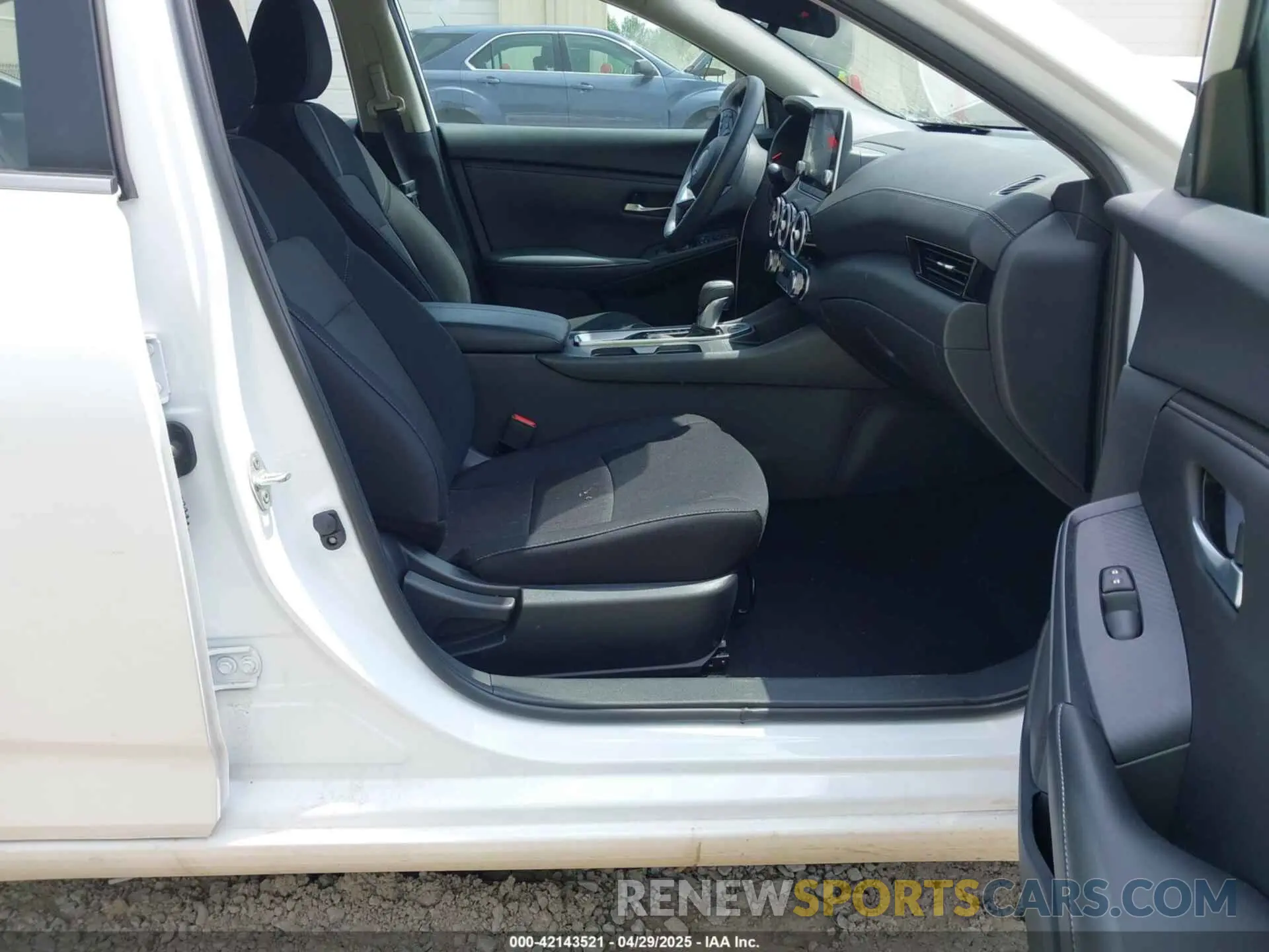 5 Фотография поврежденного автомобиля 3N1AB8CV0SY208878 NISSAN SENTRA 2025