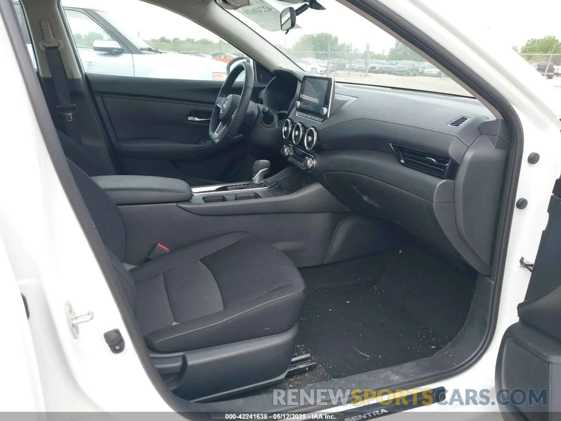 5 Фотография поврежденного автомобиля 3N1AB8CV2SY225357 NISSAN SENTRA 2025