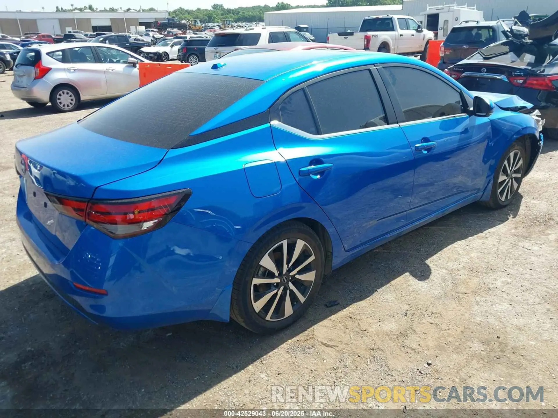 4 Фотография поврежденного автомобиля 3N1AB8CV2SY243583 NISSAN SENTRA 2025