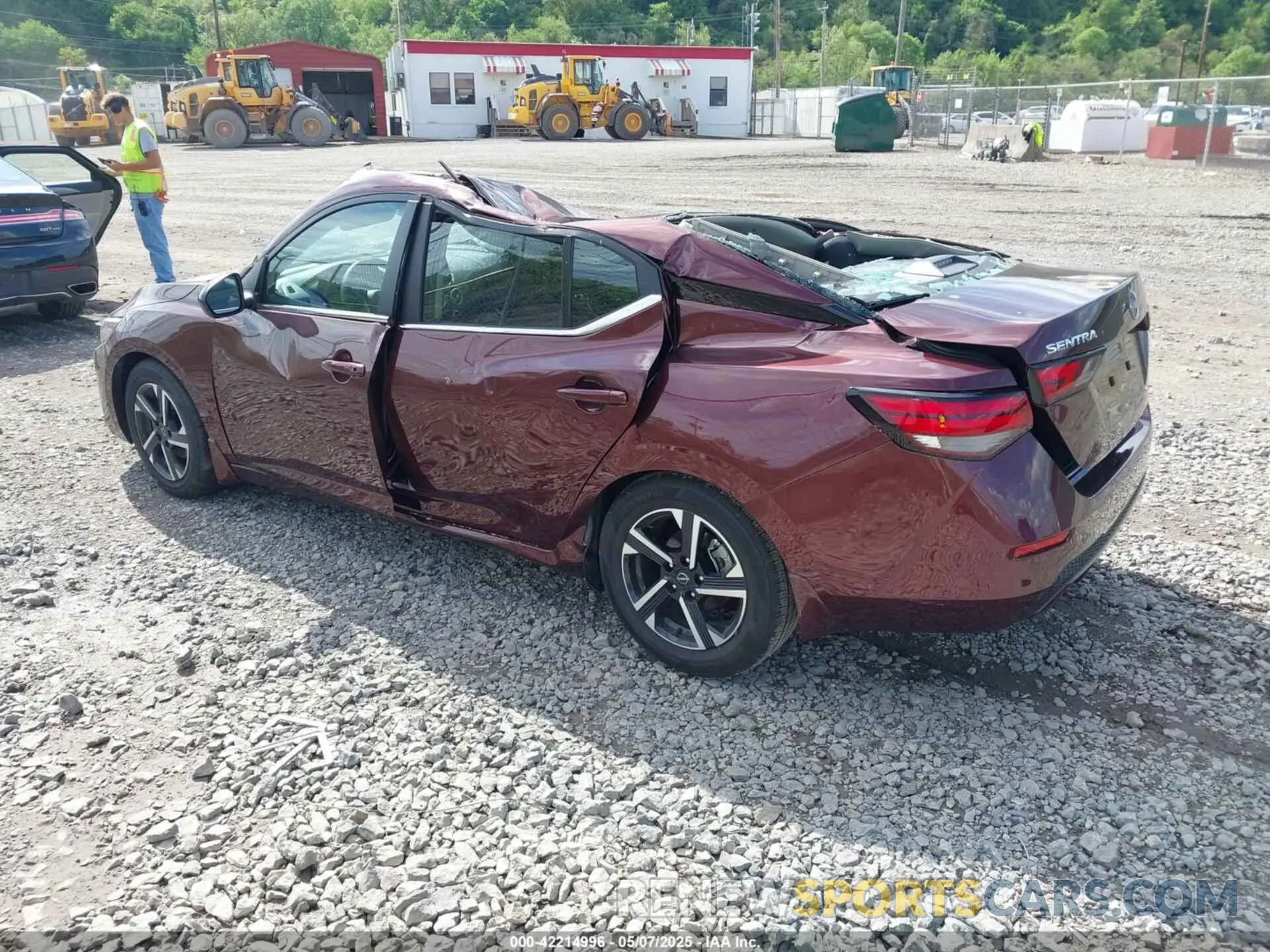 3 Фотография поврежденного автомобиля 3N1AB8CV4SY243505 NISSAN SENTRA 2025