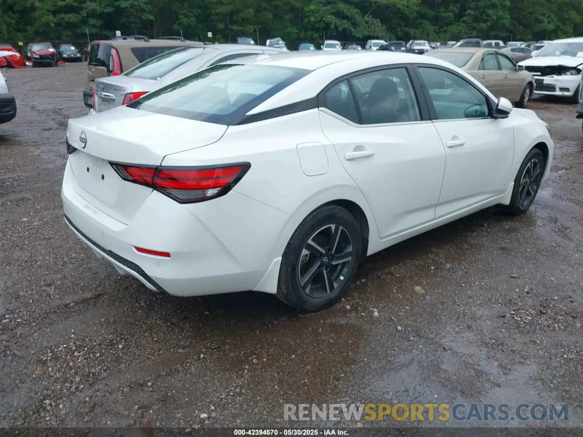 4 Фотография поврежденного автомобиля 3N1AB8CV4SY260434 NISSAN SENTRA 2025