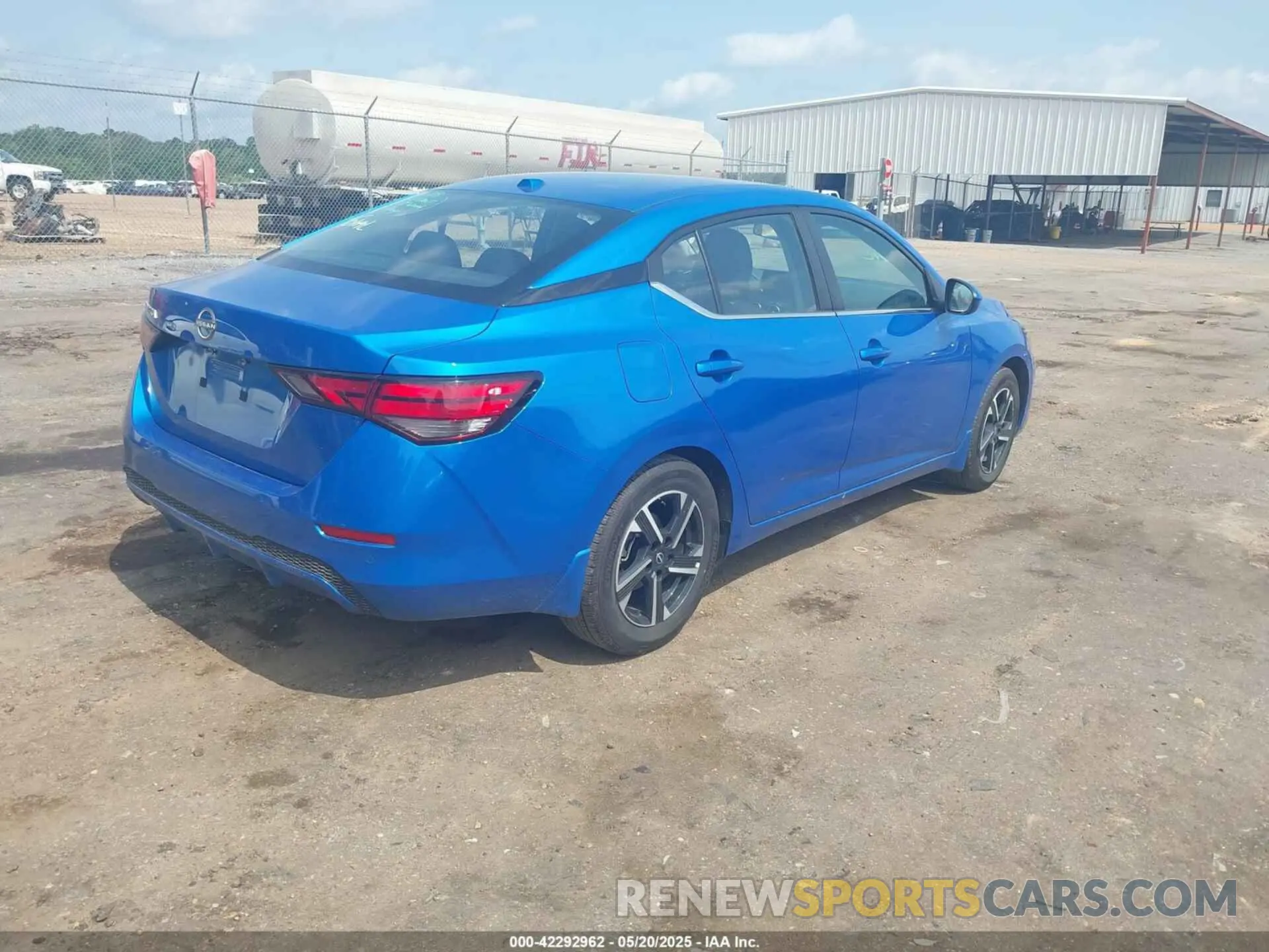 4 Фотография поврежденного автомобиля 3N1AB8CV4SY276309 NISSAN SENTRA 2025