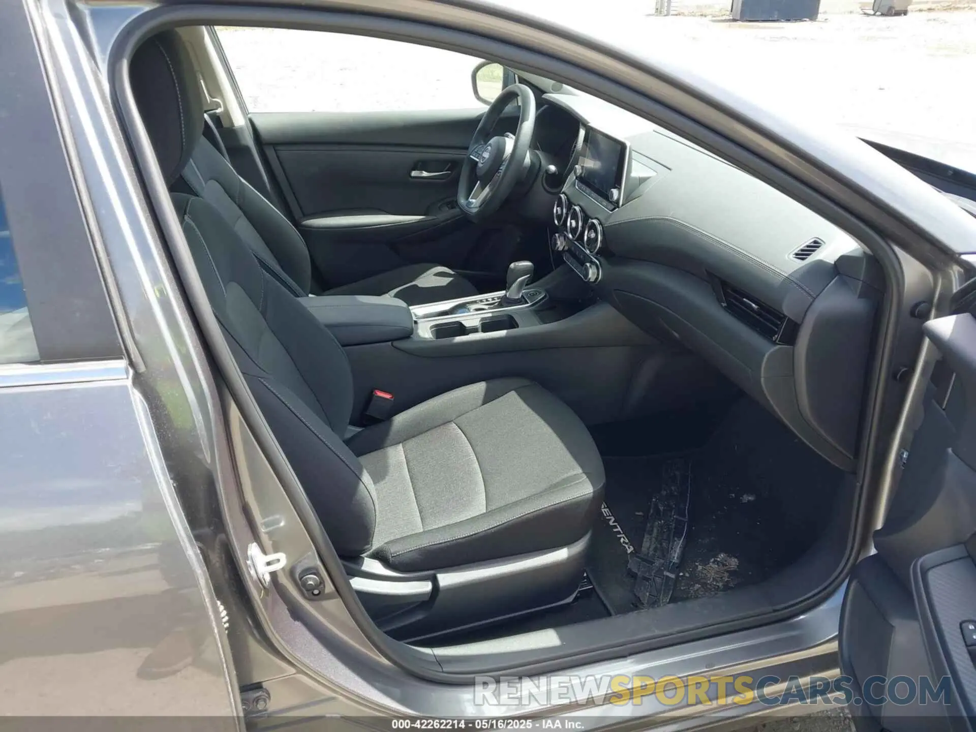 5 Фотография поврежденного автомобиля 3N1AB8CV6SY313697 NISSAN SENTRA 2025