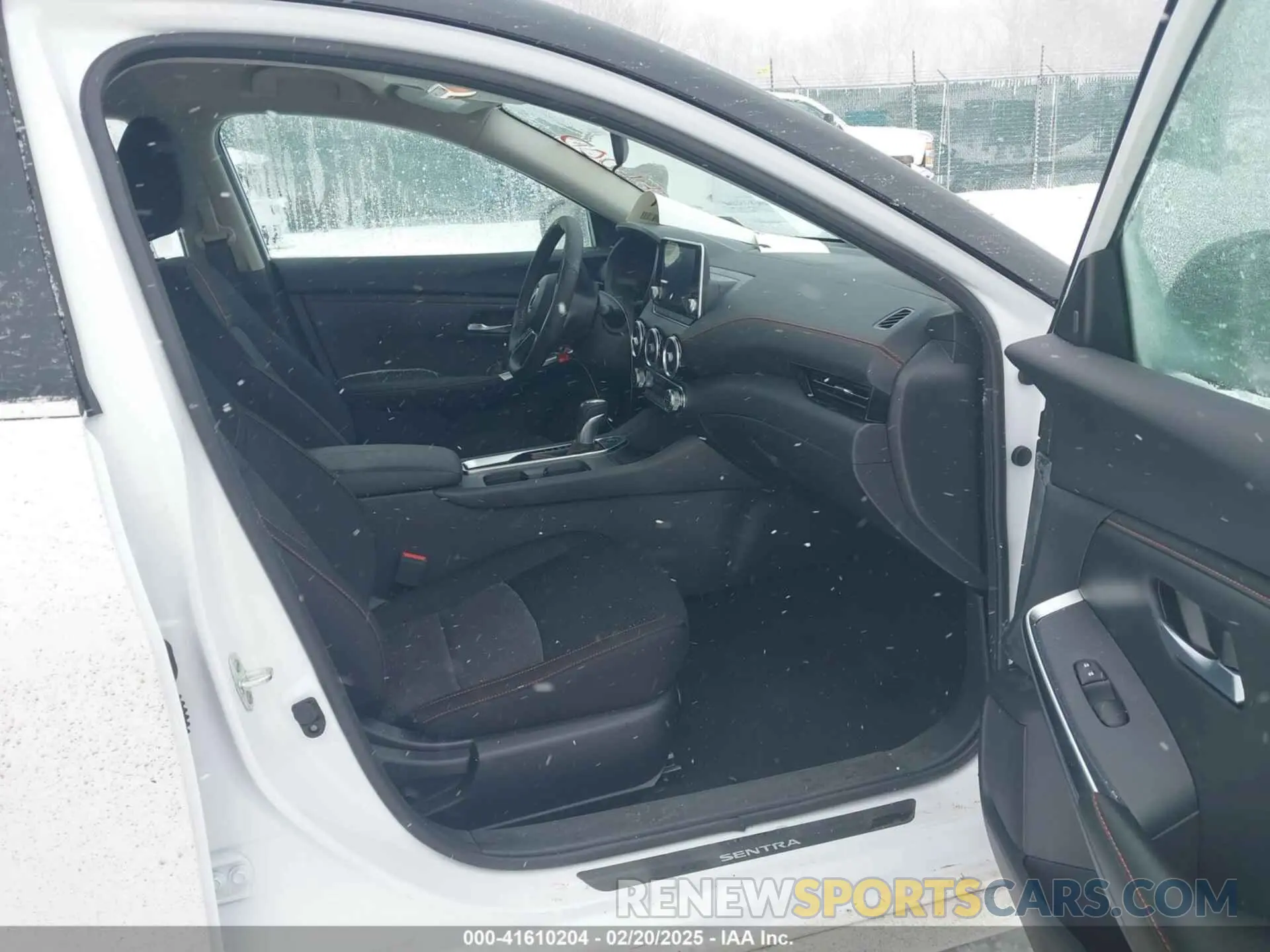 5 Фотография поврежденного автомобиля 3N1AB8DV5SY245083 NISSAN SENTRA 2025