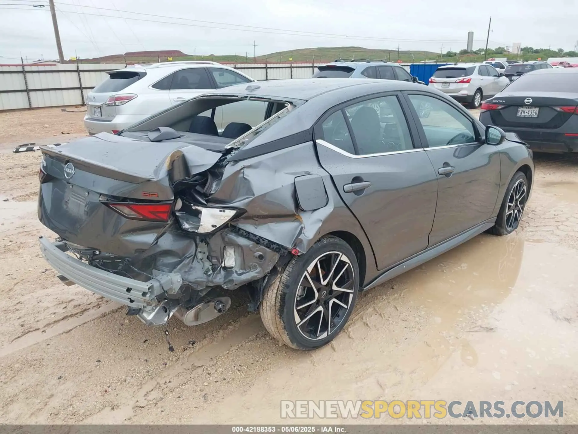 4 Фотография поврежденного автомобиля 3N1AB8DV9SY308279 NISSAN SENTRA 2025