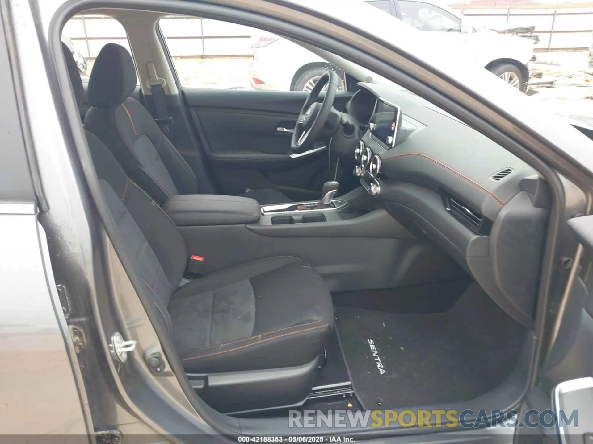 5 Фотография поврежденного автомобиля 3N1AB8DV9SY308279 NISSAN SENTRA 2025
