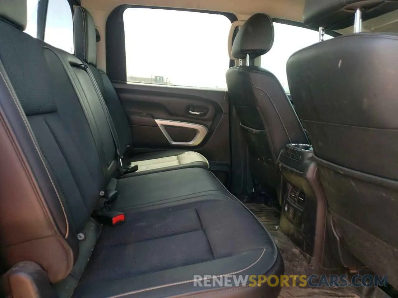 10 Photograph of a damaged car 1N6AA1E50KN506720 NISSAN TITAN 2019