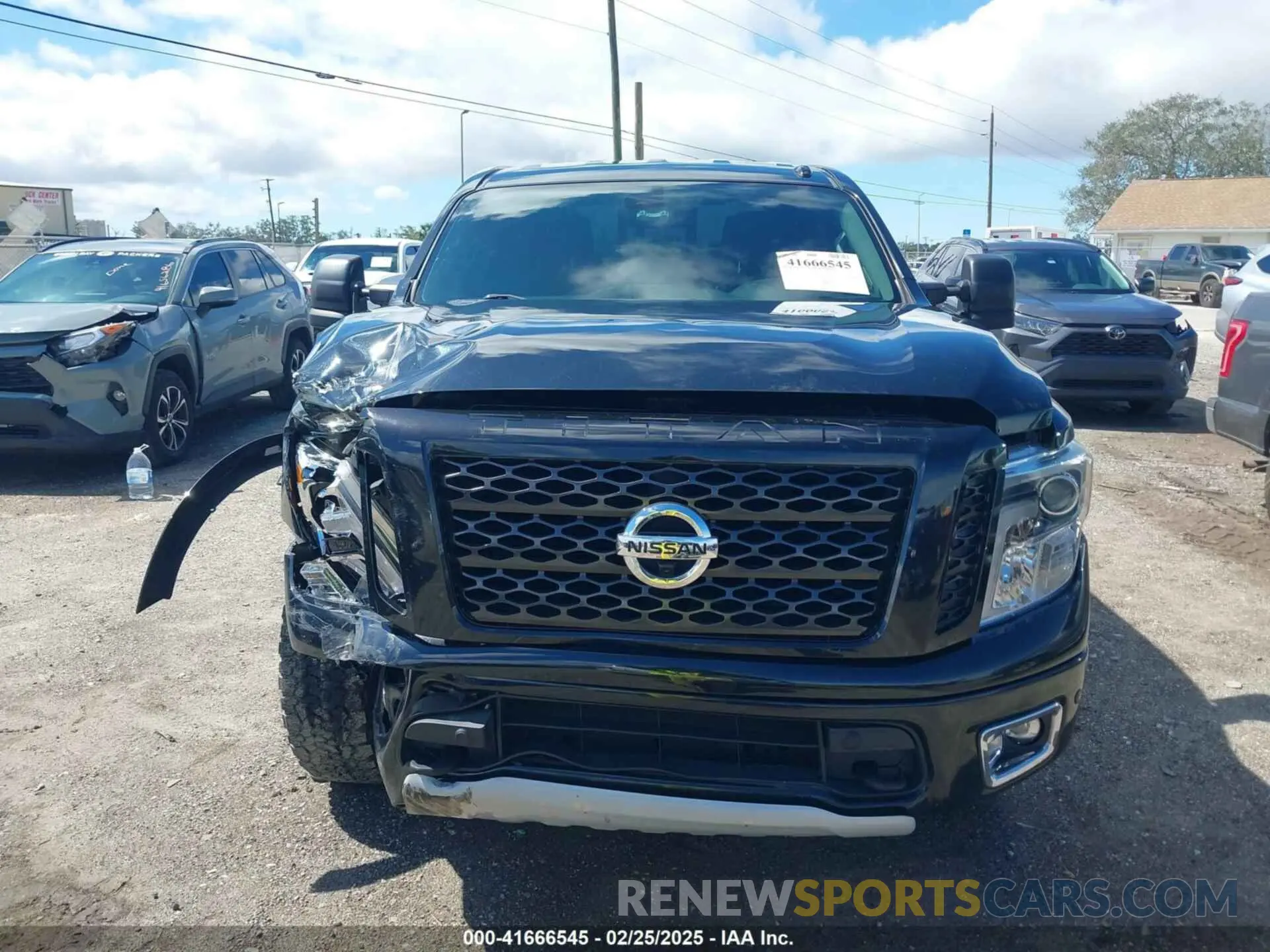 12 Фотография поврежденного автомобиля 1N6AA1E50KN533979 NISSAN TITAN 2019