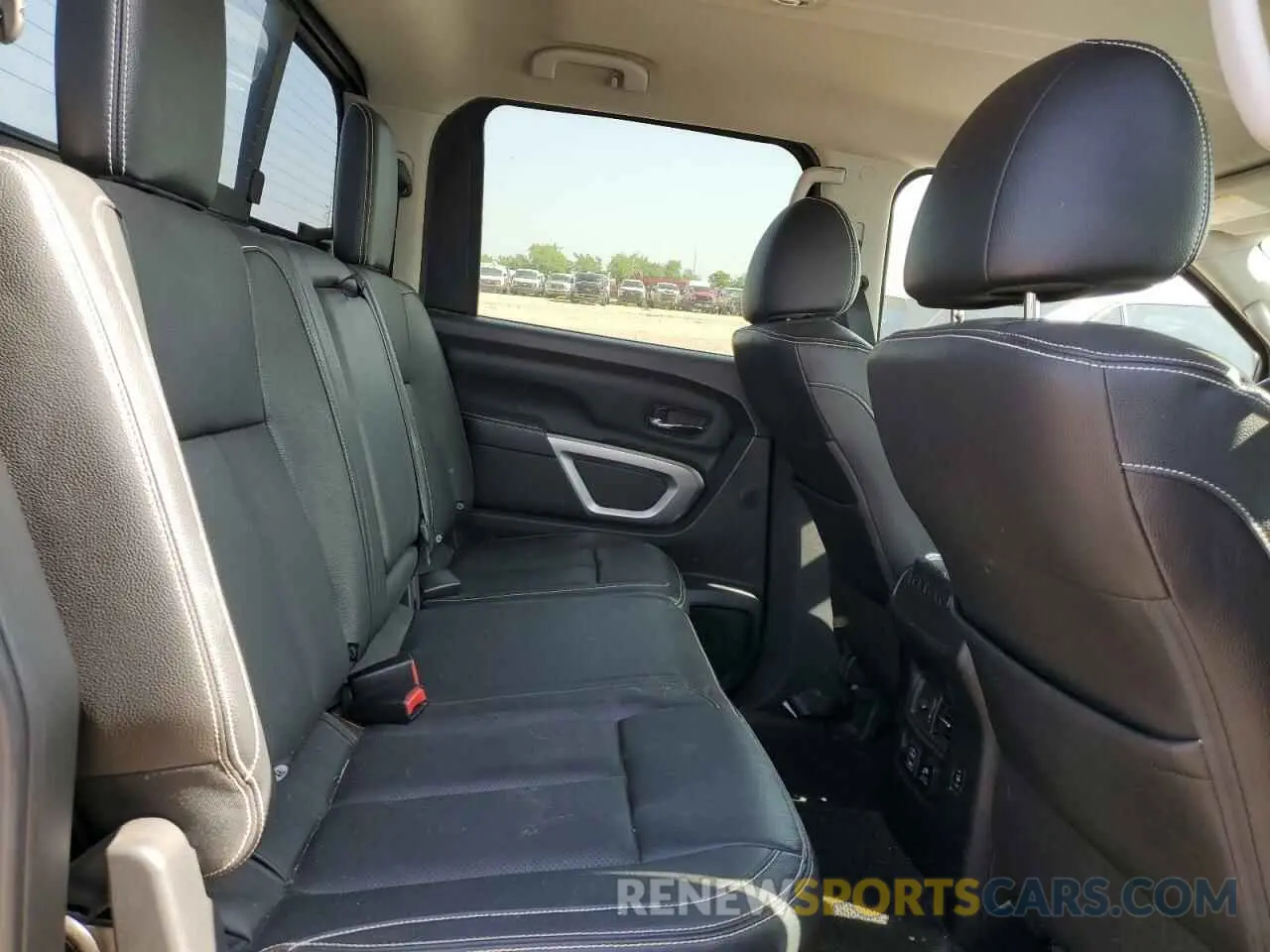 10 Фотография поврежденного автомобиля 1N6AA1E52KN526158 NISSAN TITAN 2019