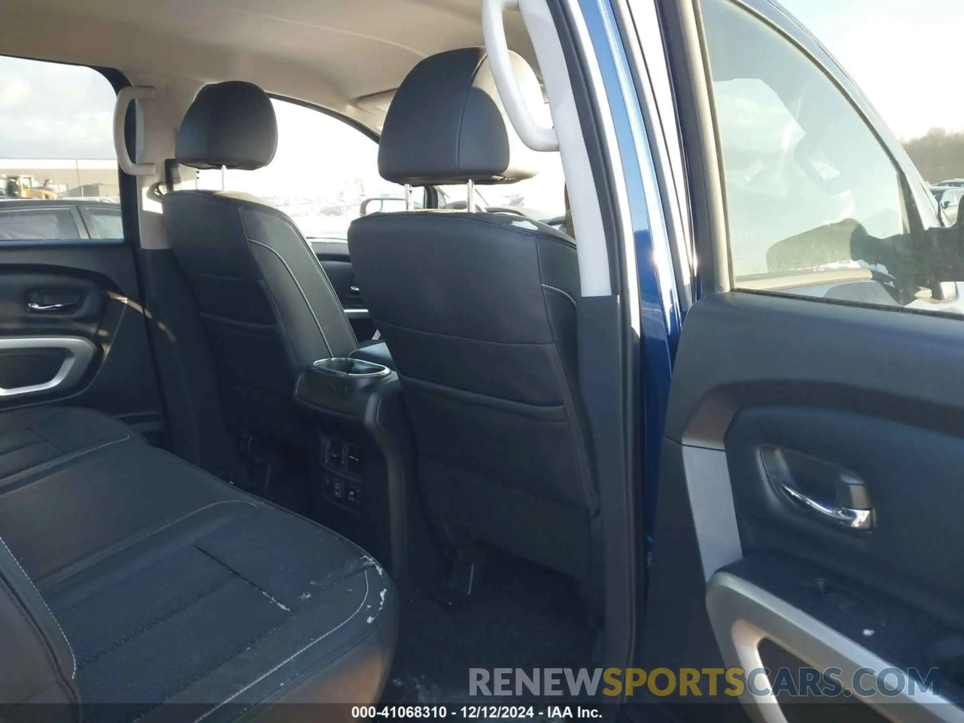 8 Фотография поврежденного автомобиля 1N6AA1E54KN516554 NISSAN TITAN 2019