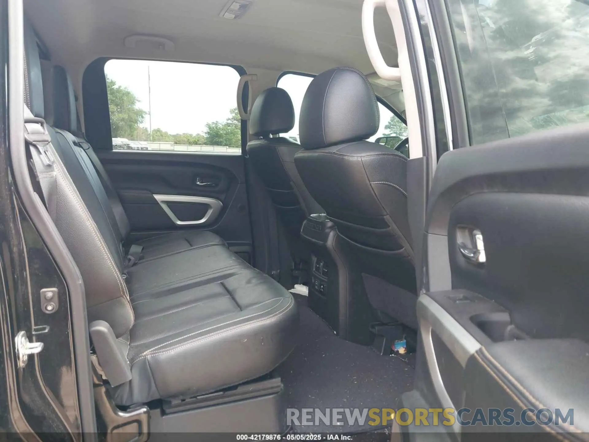 8 Photograph of a damaged car 1N6AA1E64KN505272 NISSAN TITAN 2019