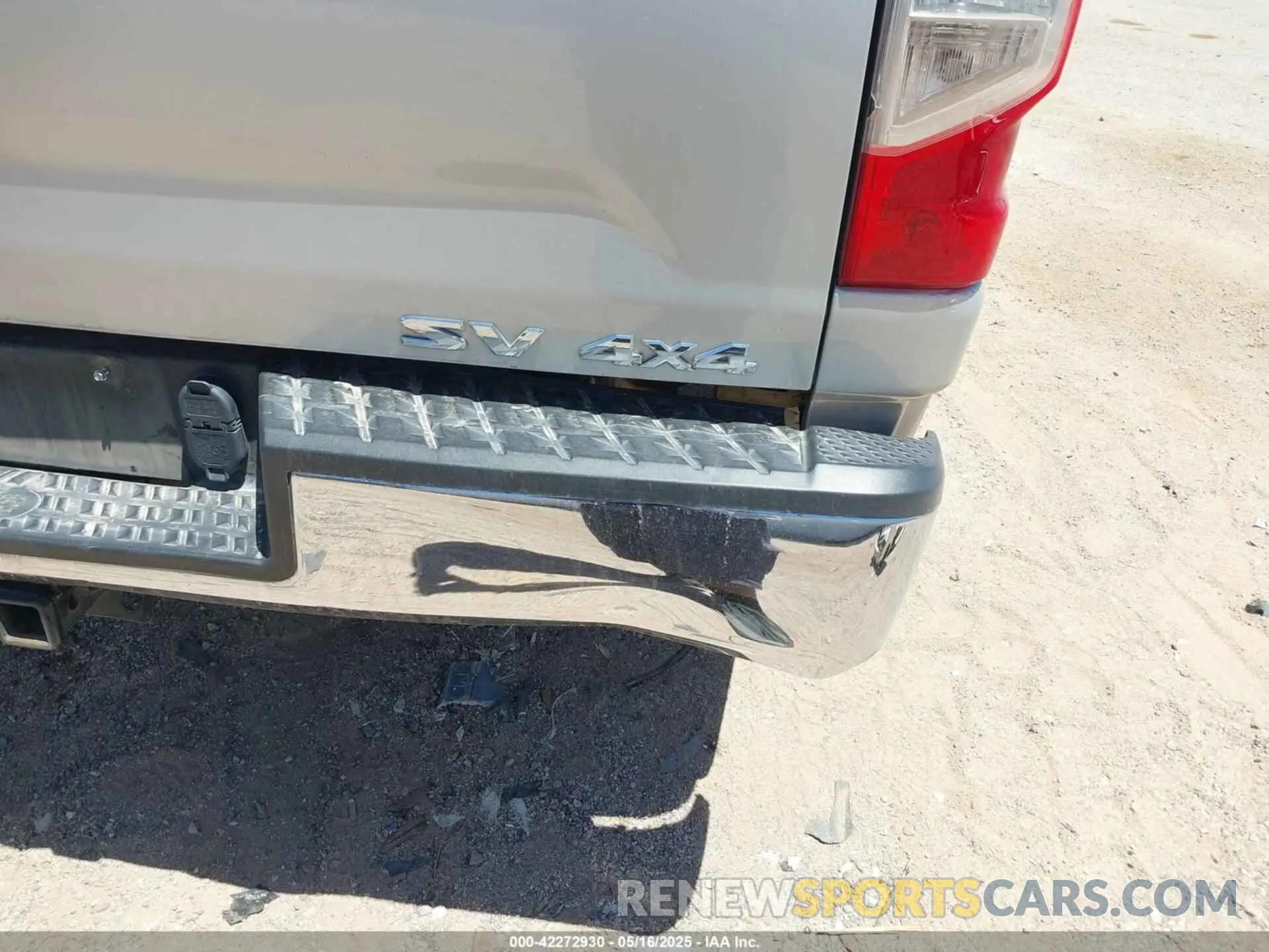 18 Photograph of a damaged car 1N6AA1EJ0KN509551 NISSAN TITAN 2019