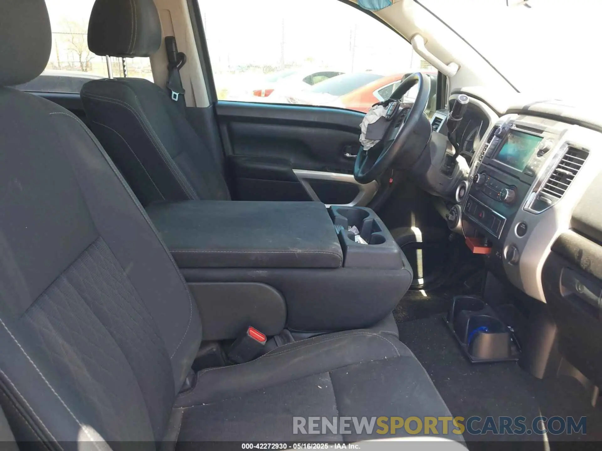 5 Photograph of a damaged car 1N6AA1EJ0KN509551 NISSAN TITAN 2019
