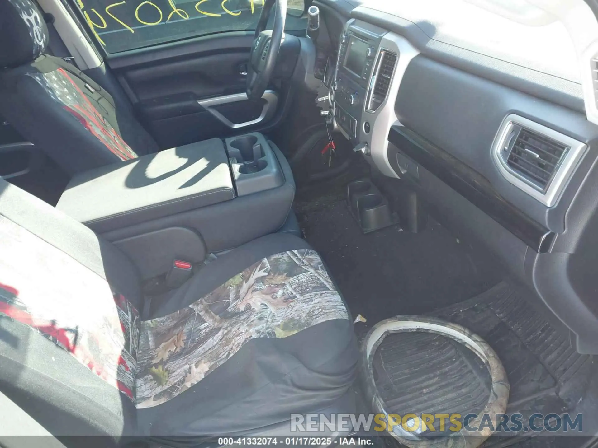 5 Photograph of a damaged car 1N6AA1EJ4KN518916 NISSAN TITAN 2019