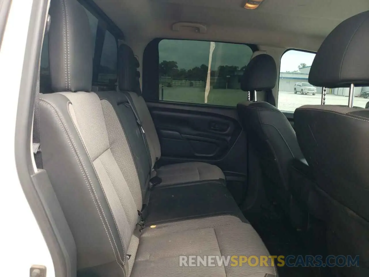 10 Photograph of a damaged car 1N6AA1EK1KN504920 NISSAN TITAN 2019
