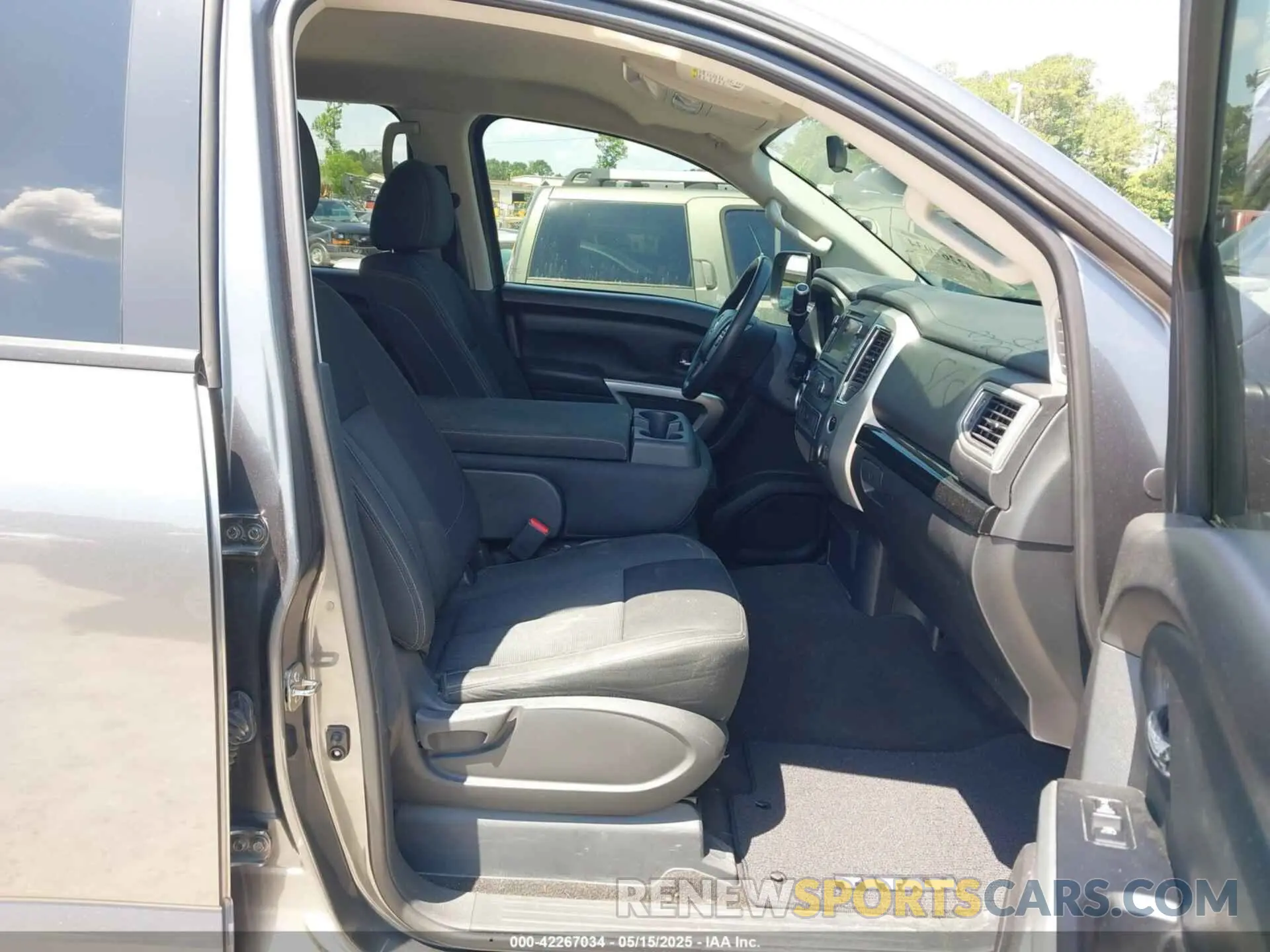 5 Photograph of a damaged car 1N6AA1EKXKN514541 NISSAN TITAN 2019