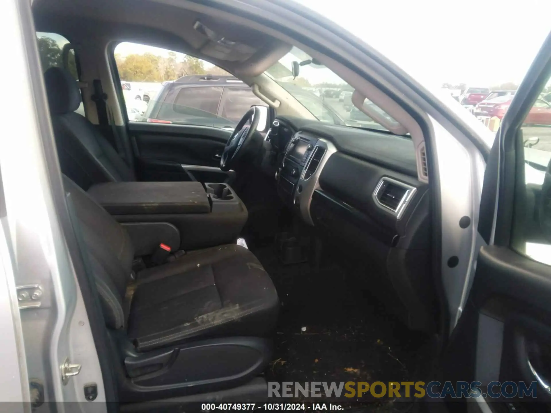 5 Photograph of a damaged car 1N6AA1EKXKN516970 NISSAN TITAN 2019